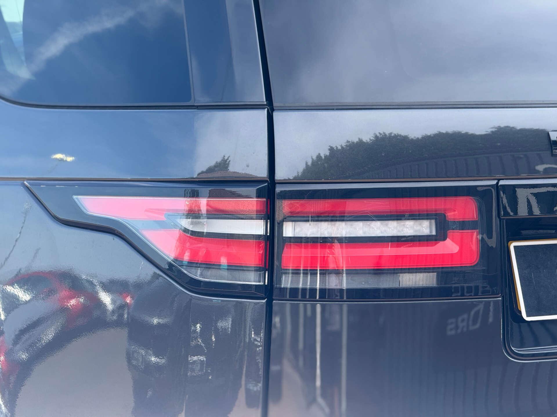 Land Rover Discovery view 28