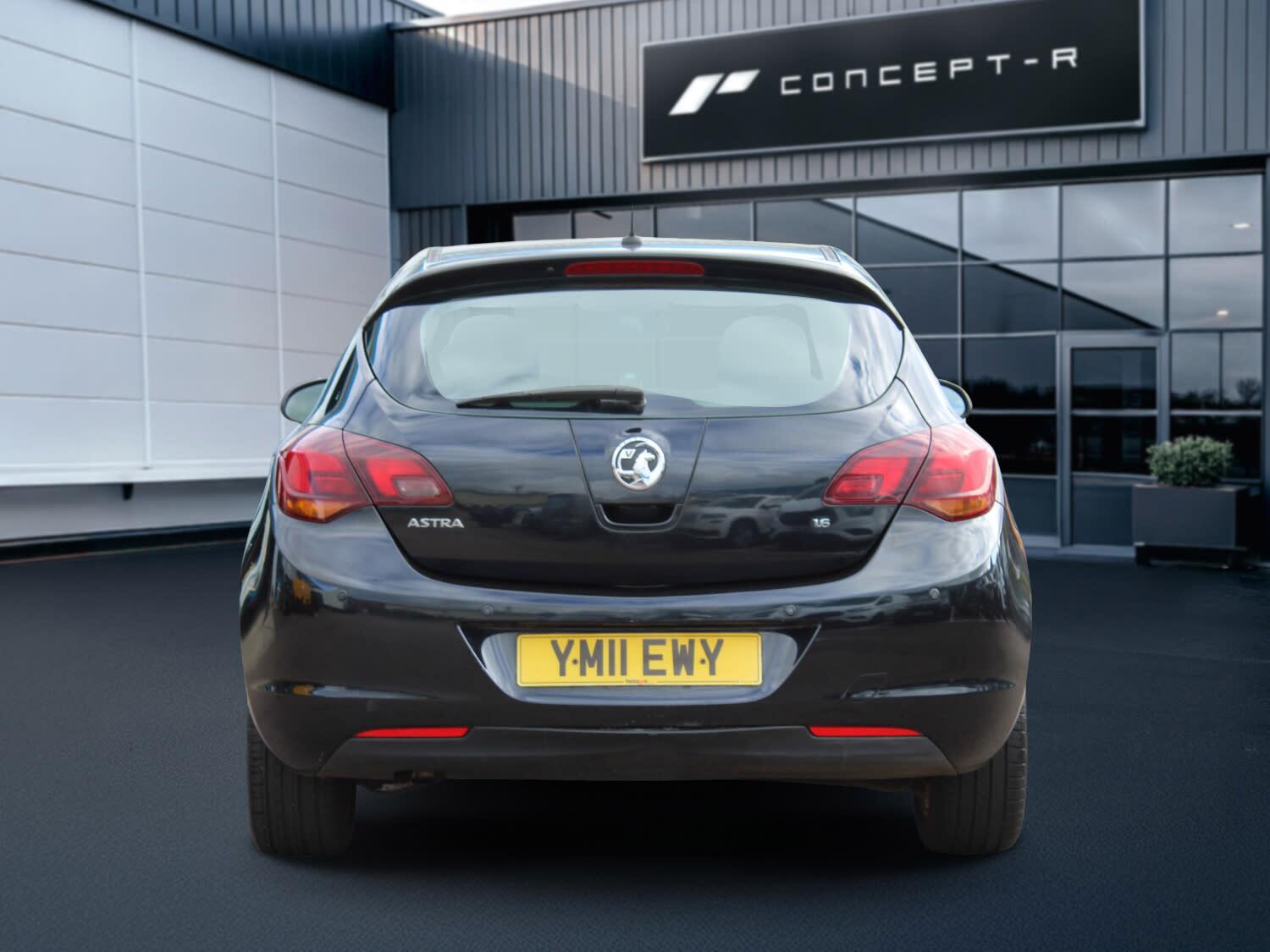 Vauxhall Astra view 5