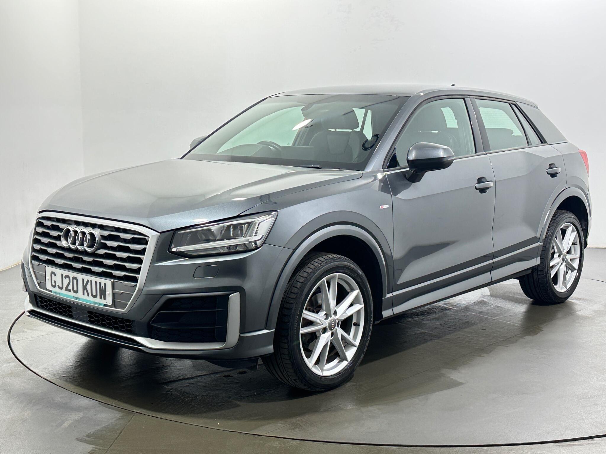 Audi Q2 view 4