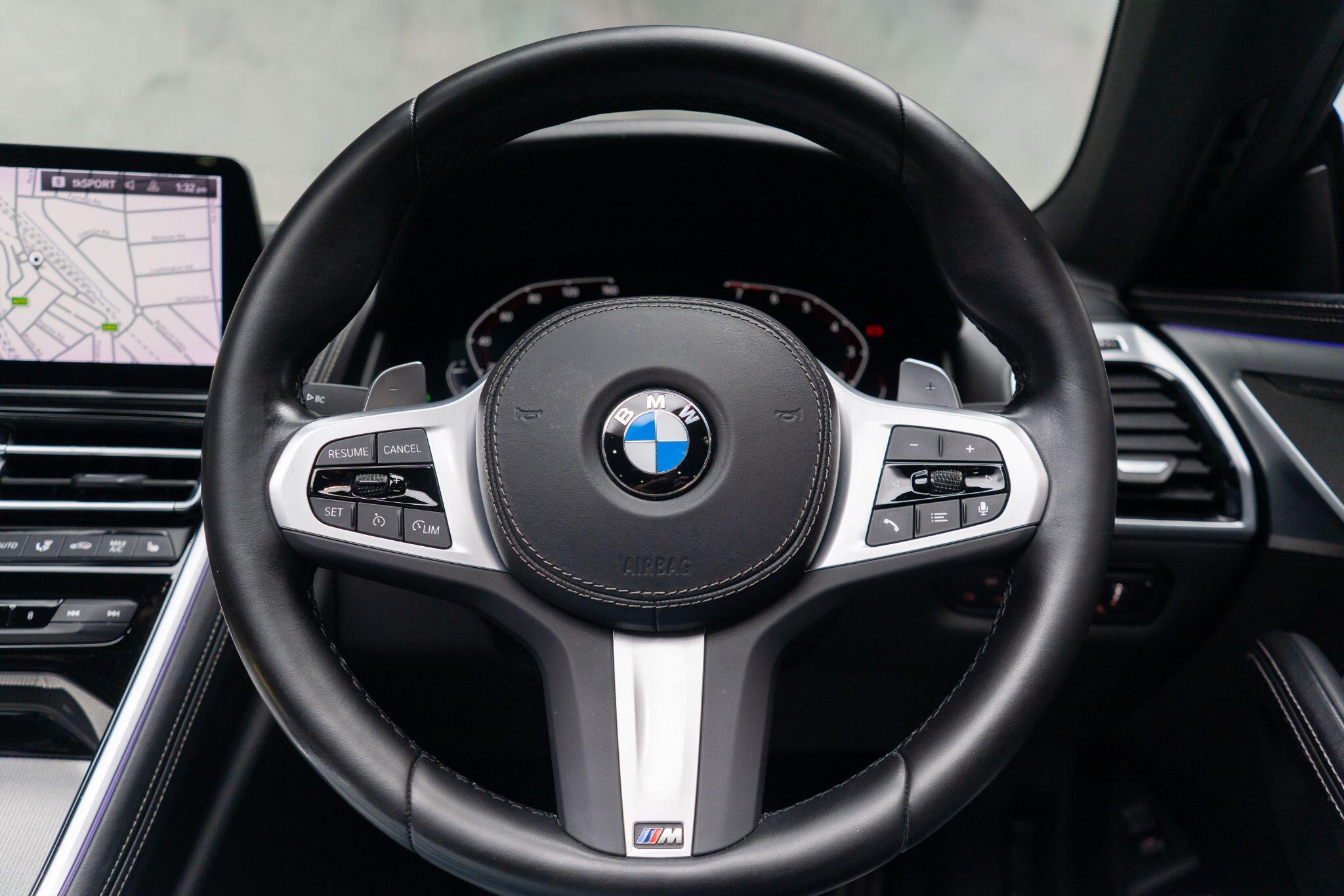 BMW 8 Series view 37