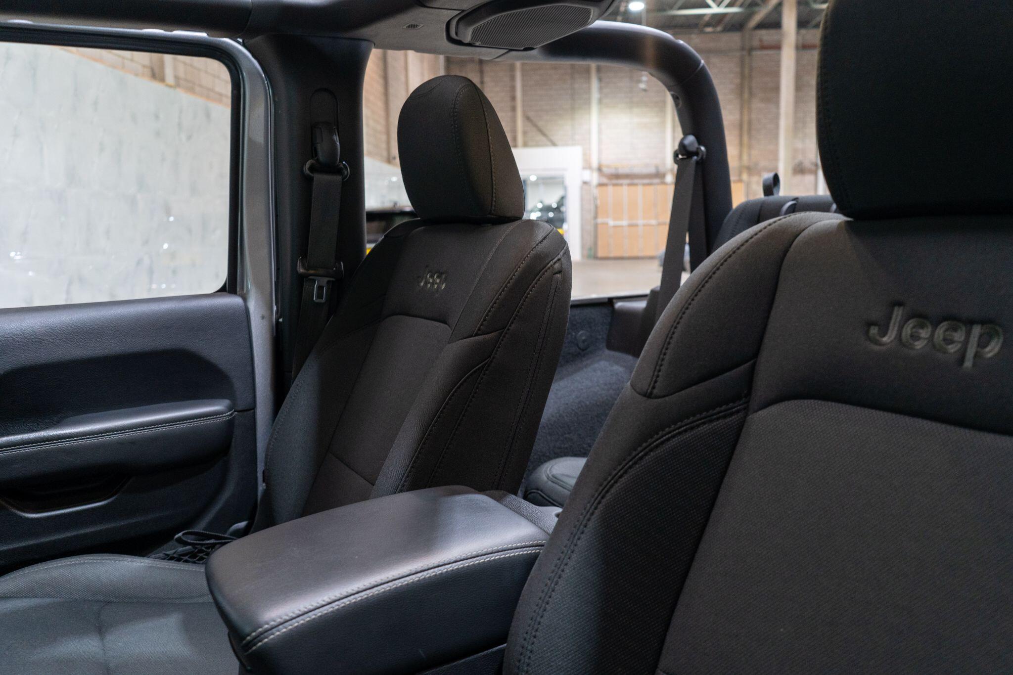 Jeep Wrangler view 19