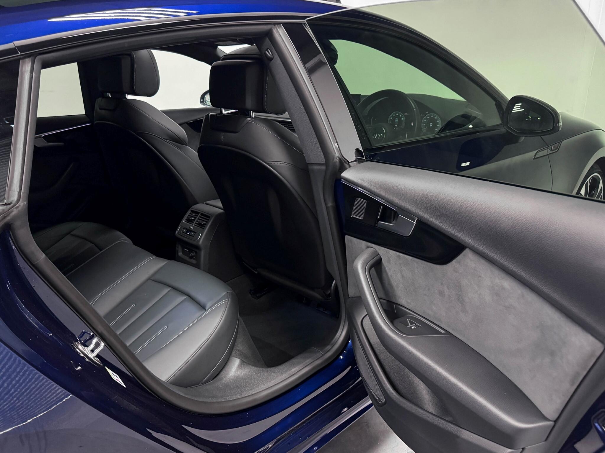 Audi A5 view 9