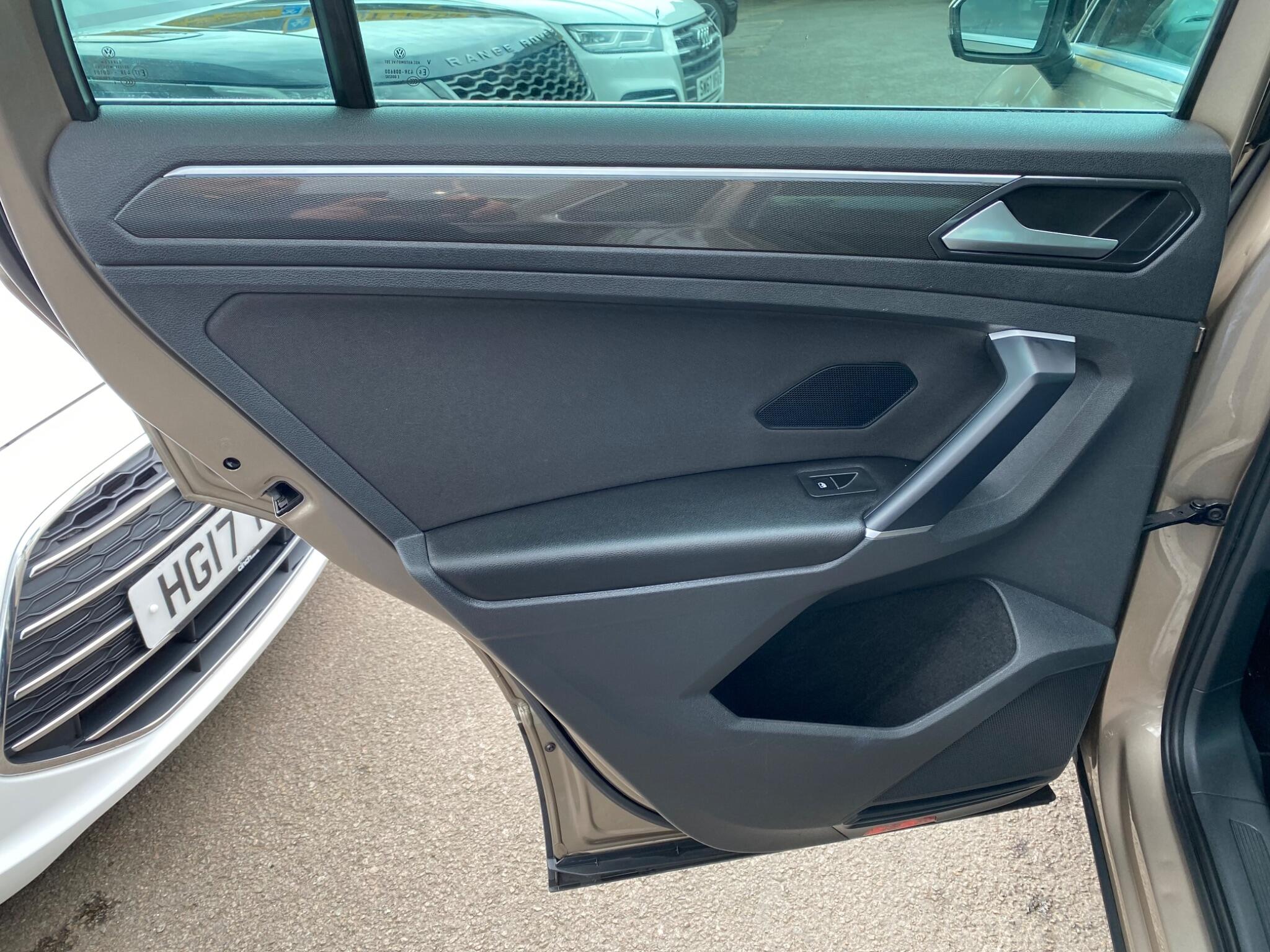 Volkswagen Tiguan view 36