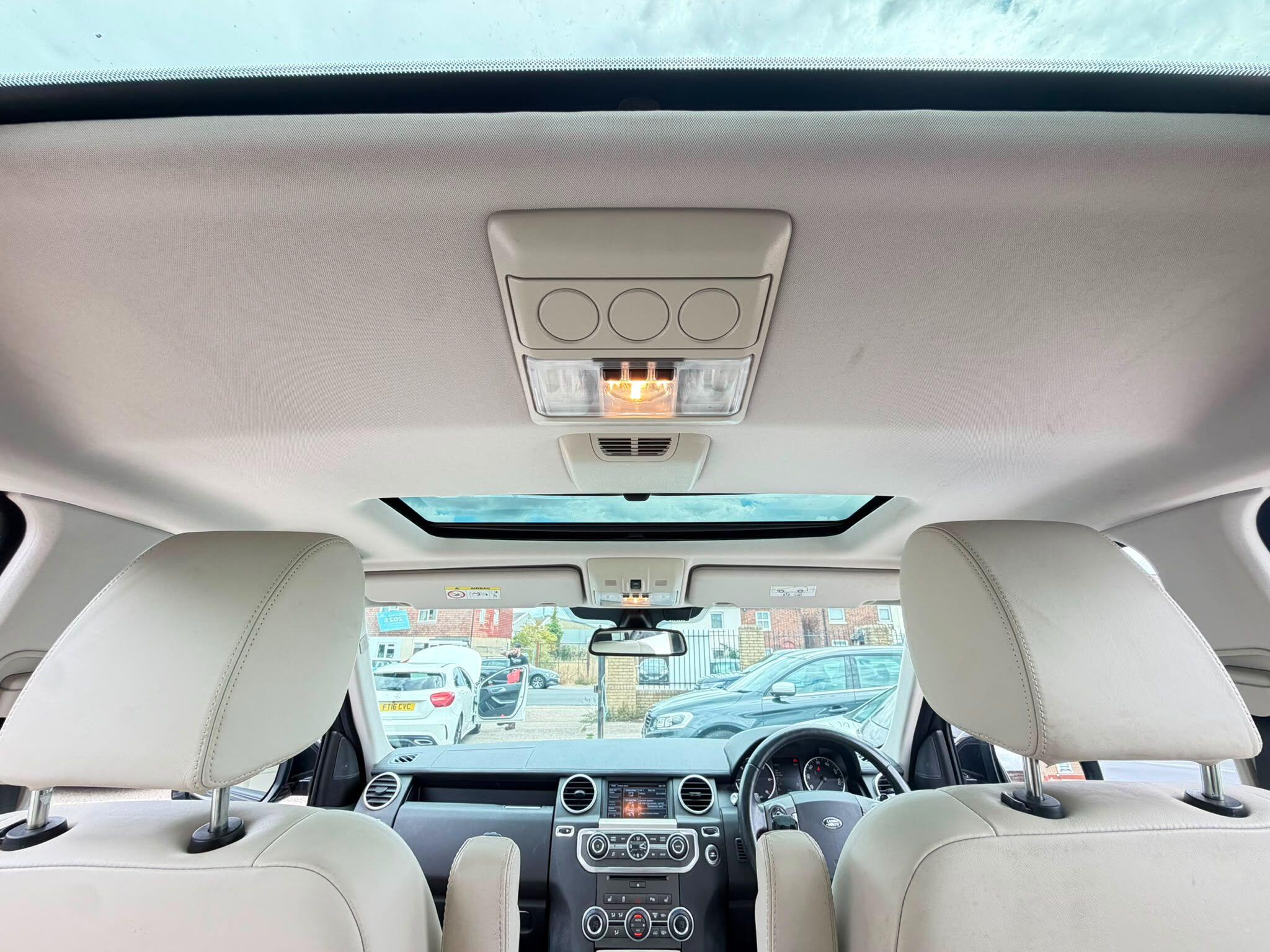 Land Rover Discovery view 24