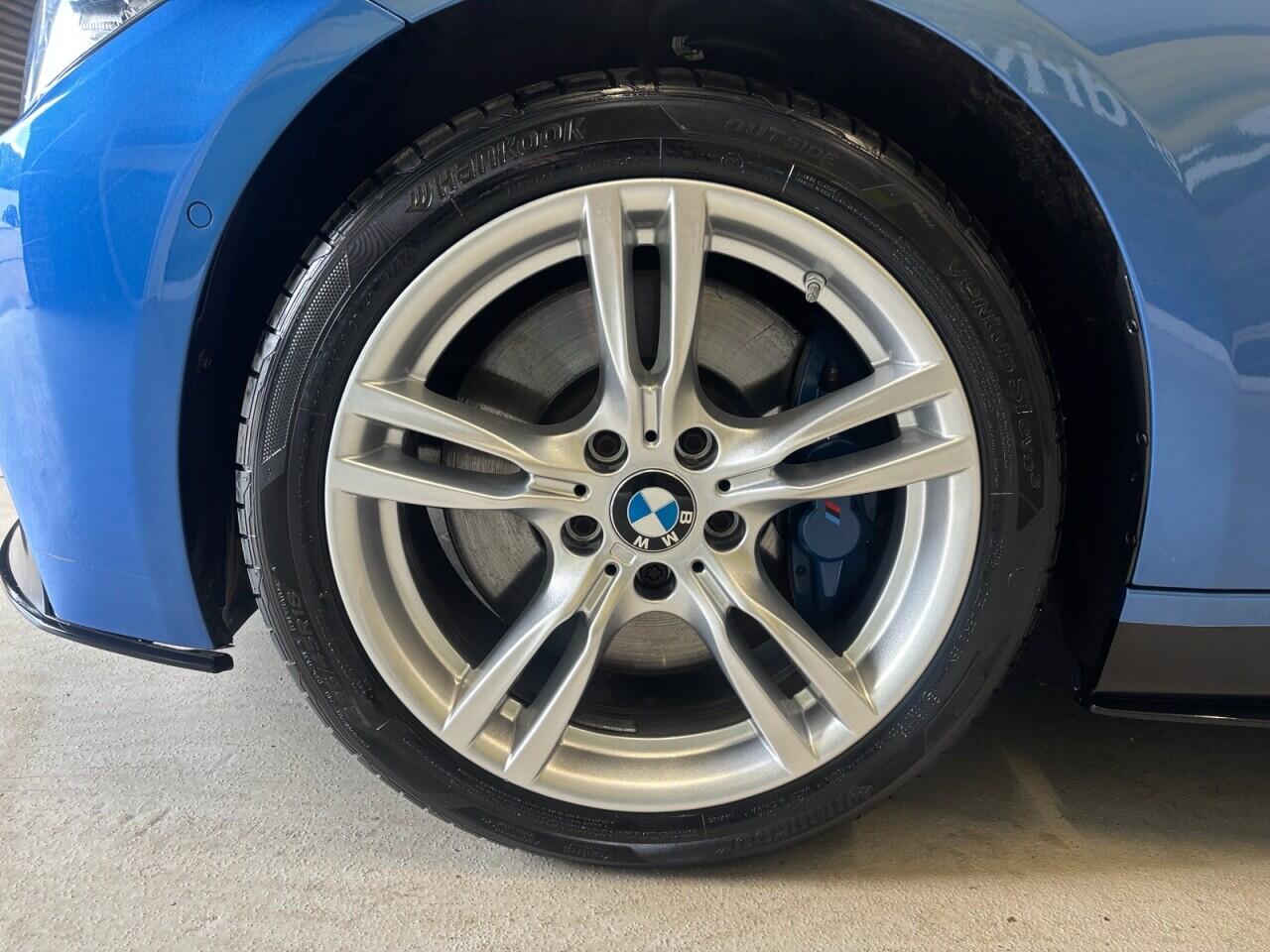 BMW 3 Series view 9