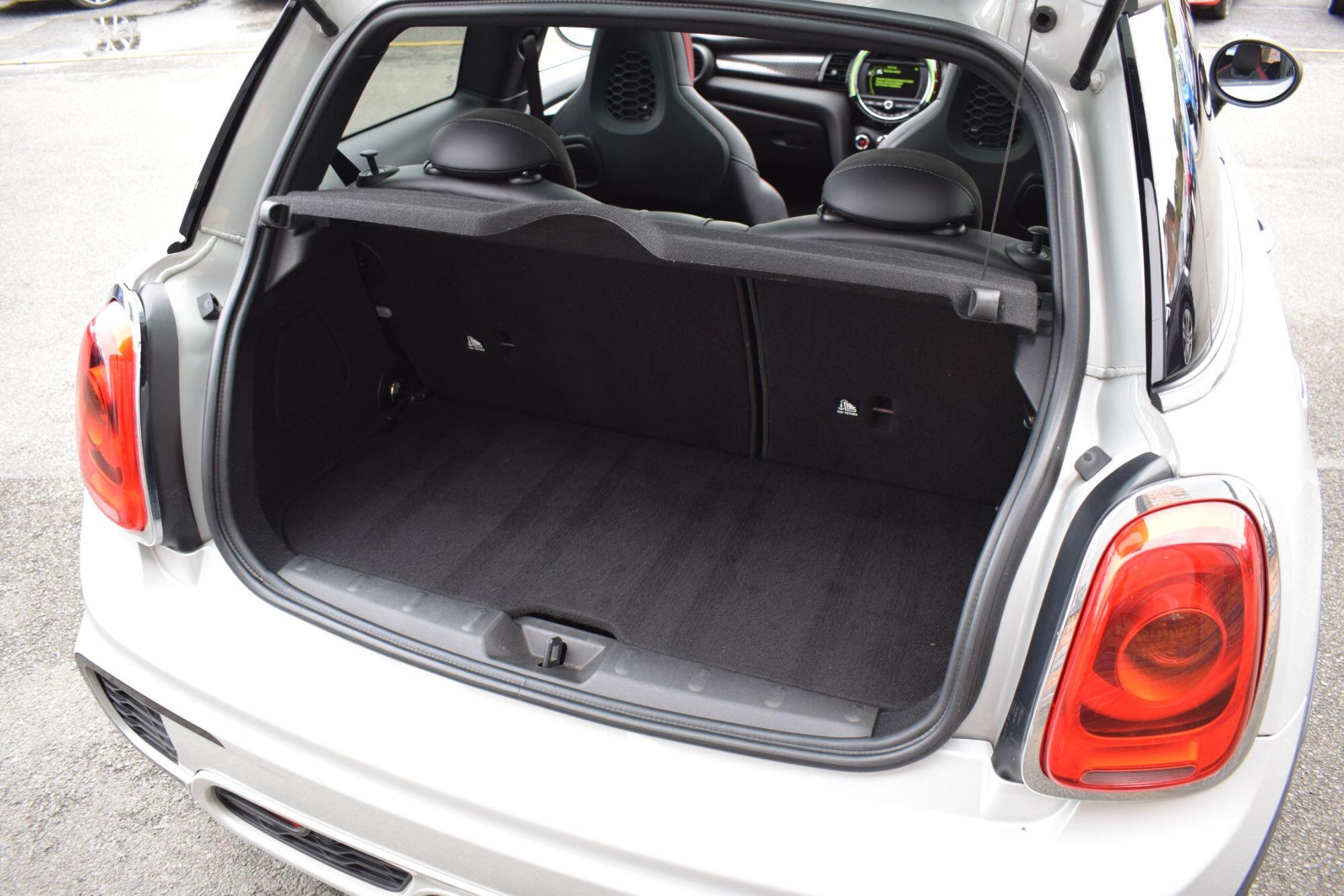 Mini Hatch view 26