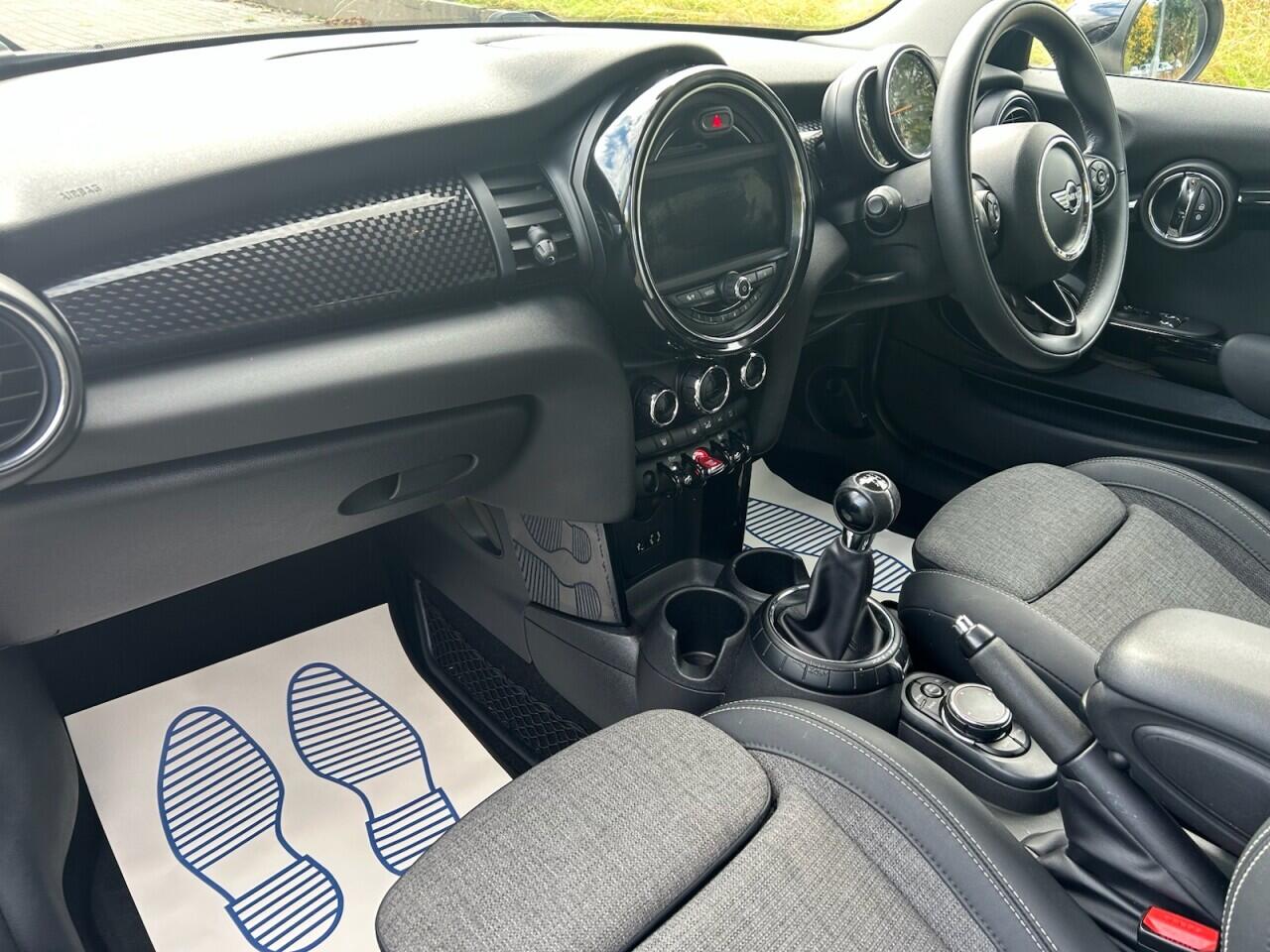 Mini Hatch view 22