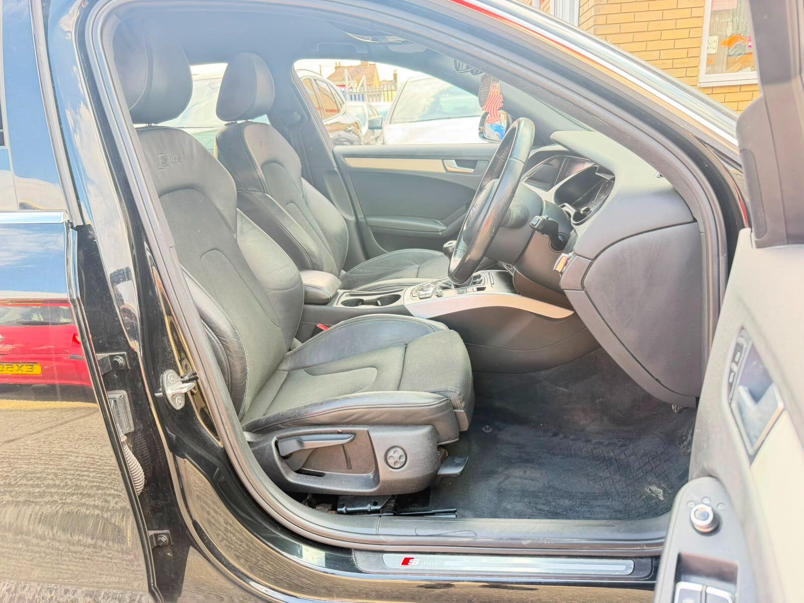 Audi A4 view 13