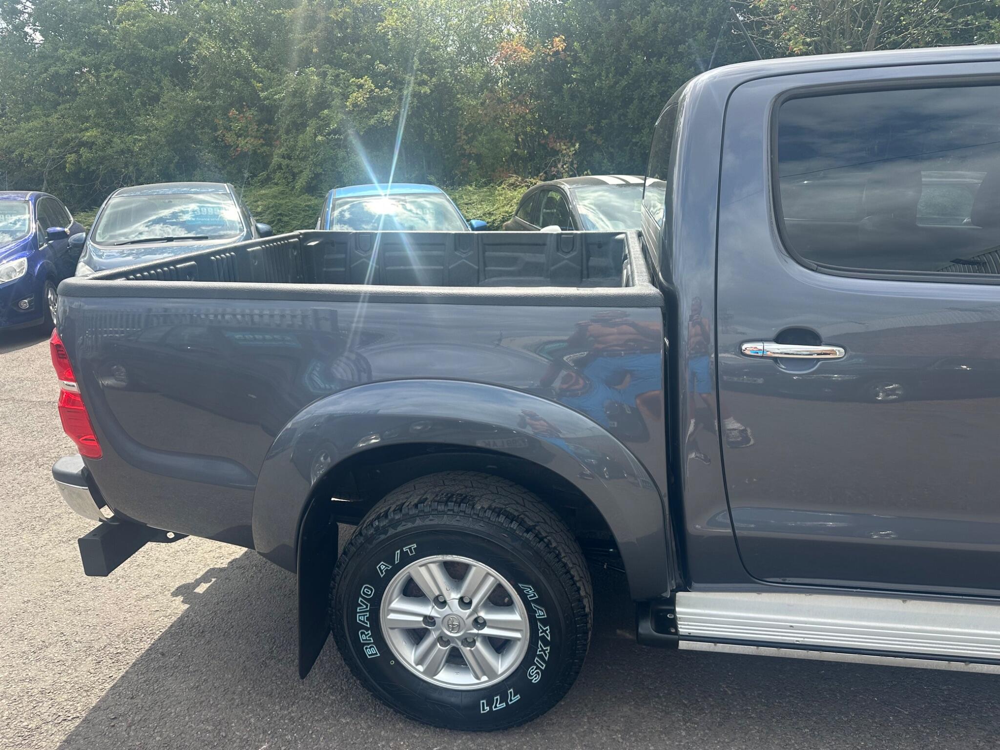 Toyota Hilux view 26