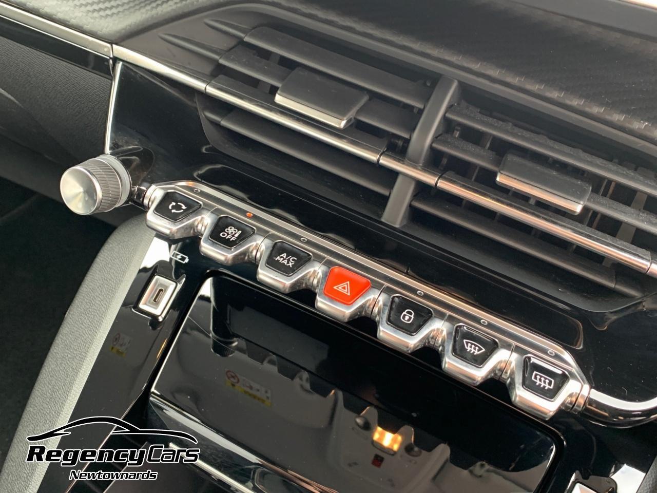Peugeot 208 view 10