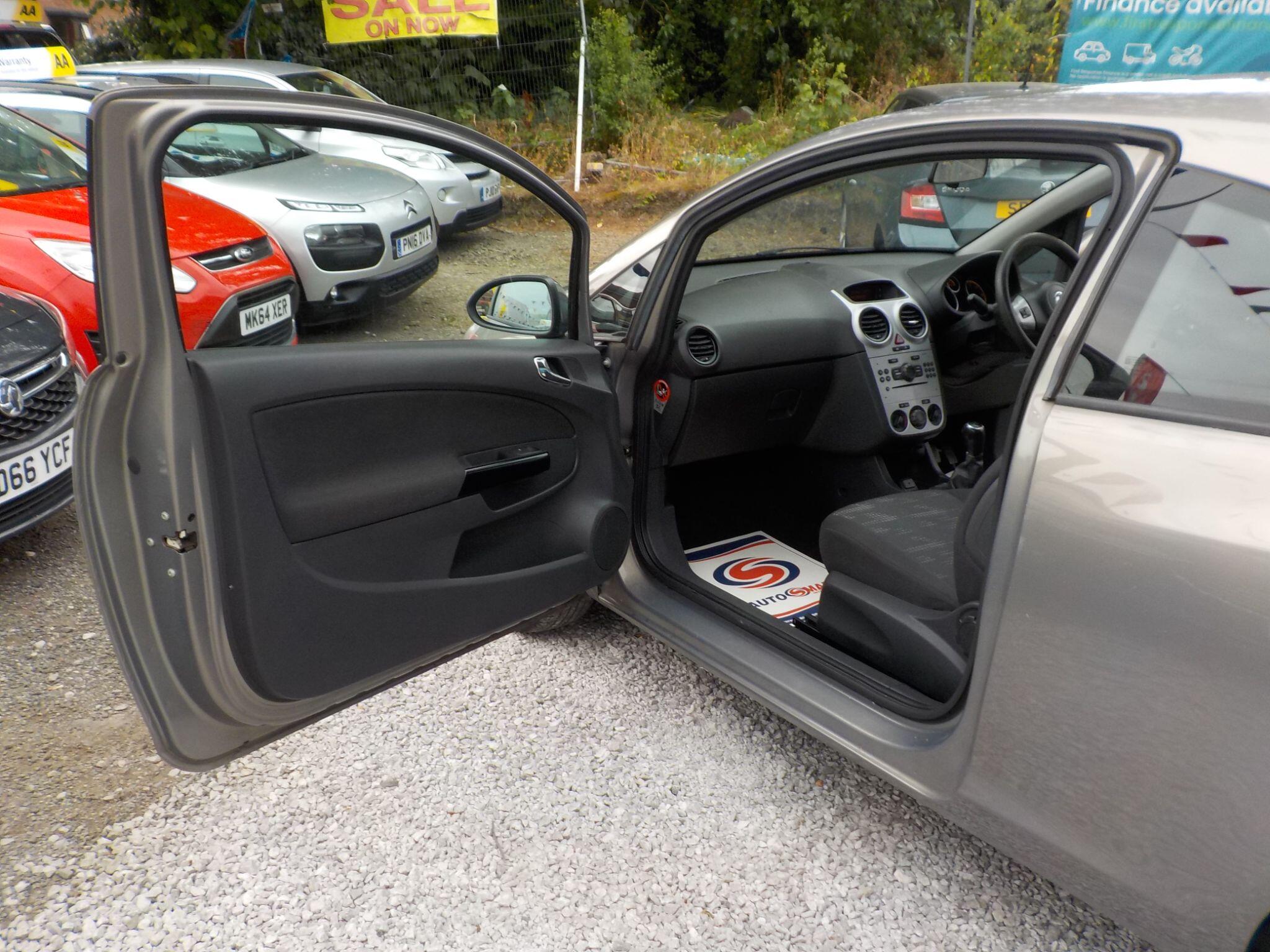 Vauxhall Corsa 1.2i ecoFLEX 16V Exclusiv Euro 5 (s/s) 3dr (A/C)