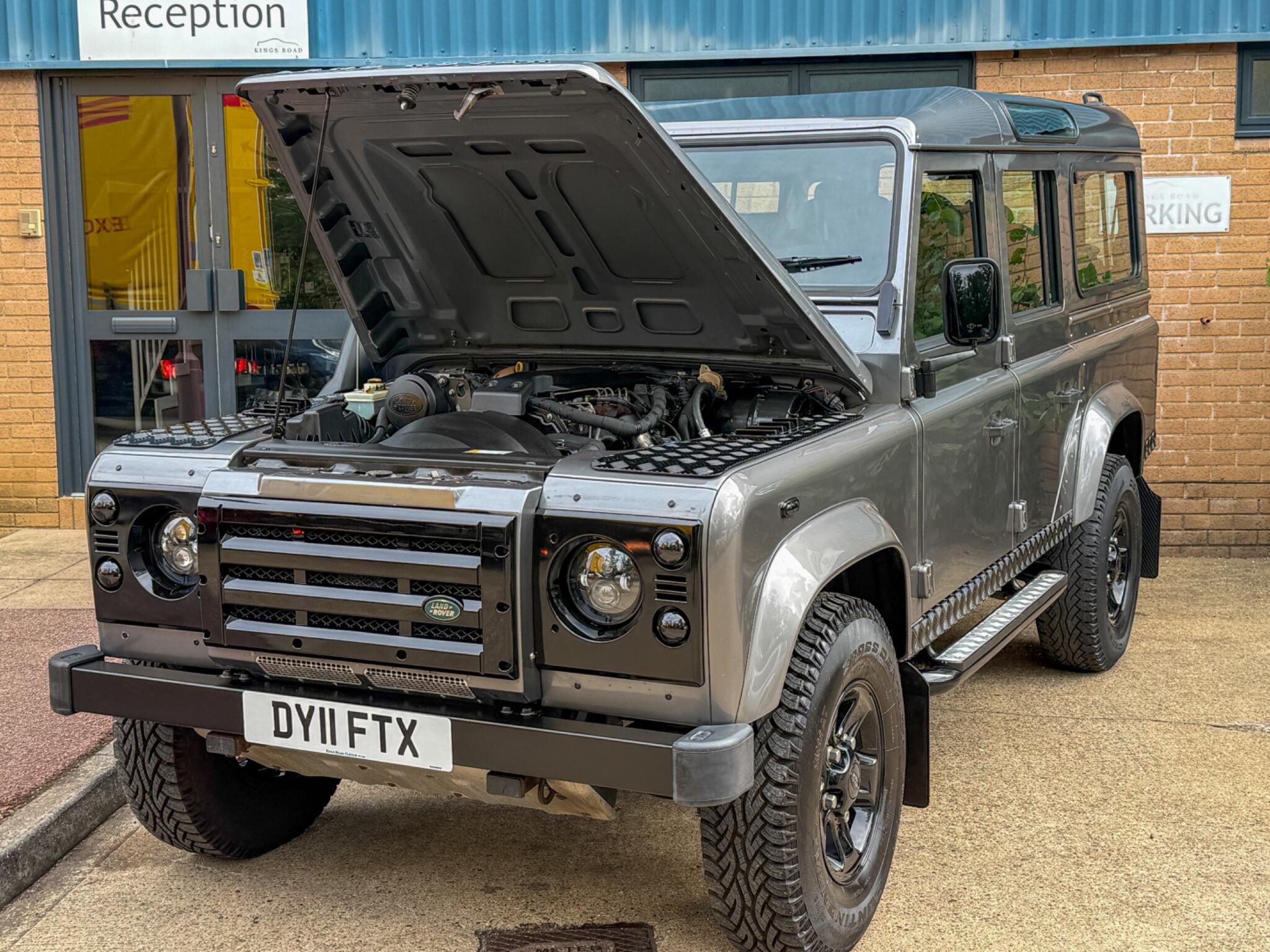 Land Rover Defender view 10