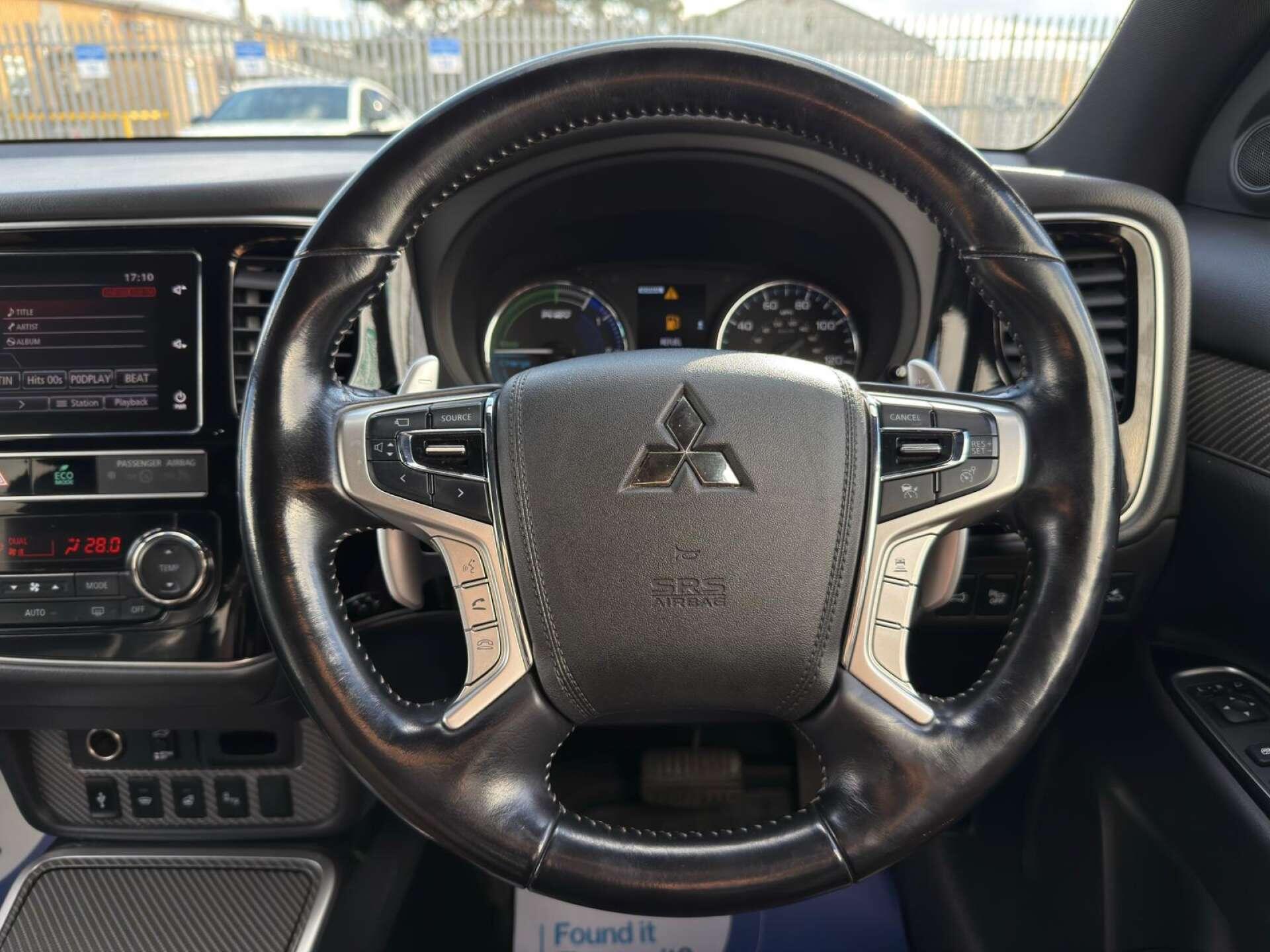 Mitsubishi Outlander view 48