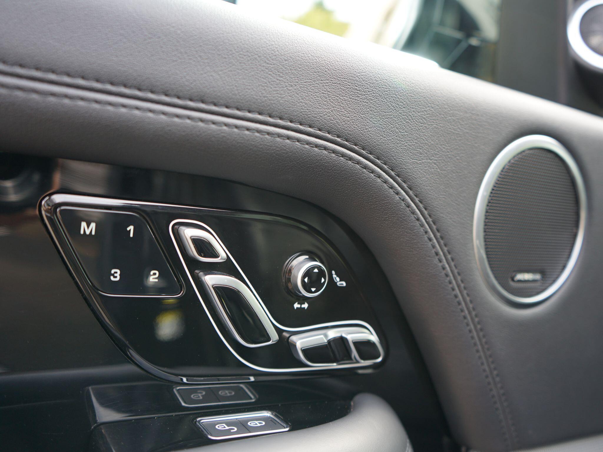 Land Rover Range Rover view 20