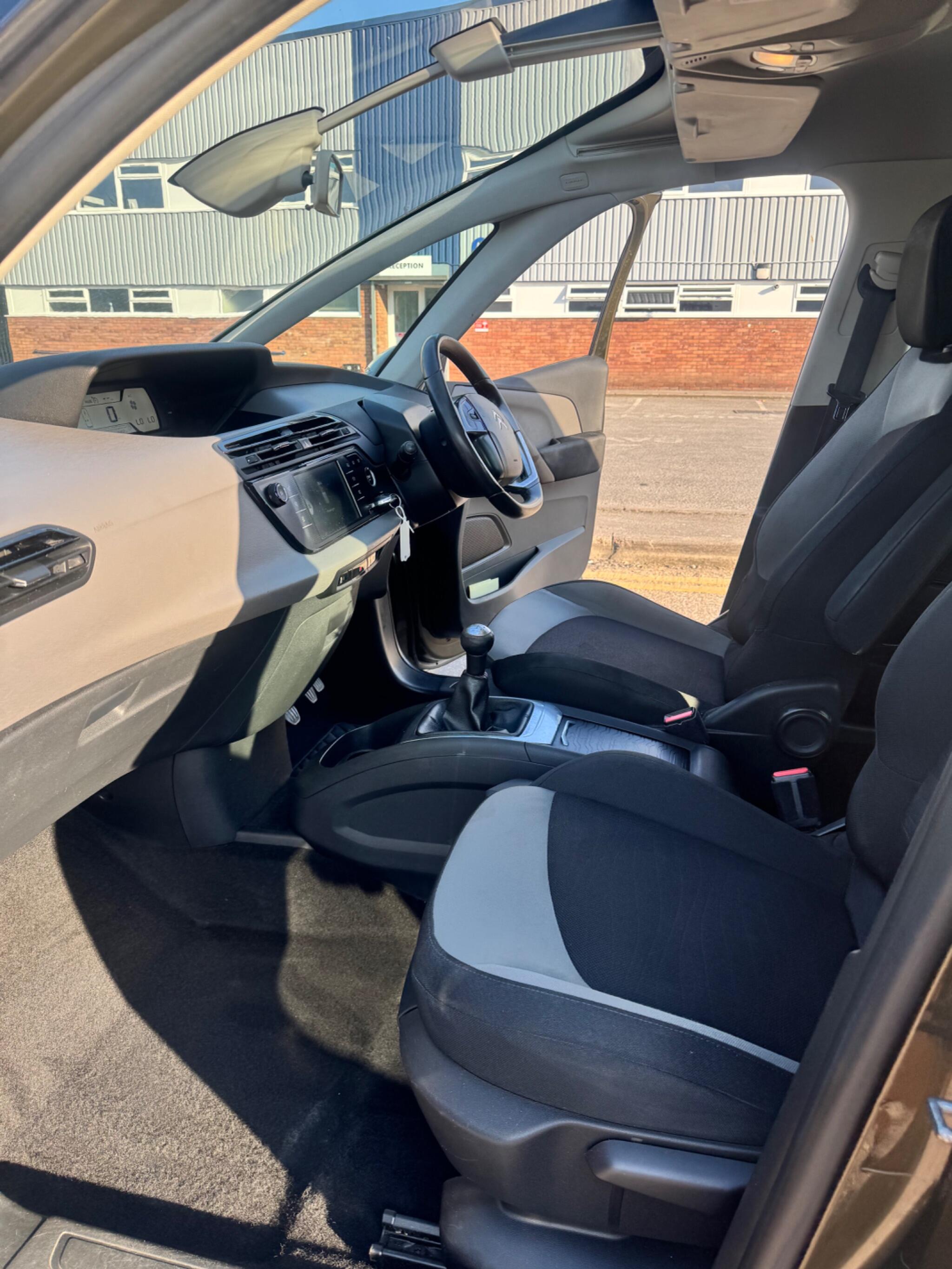 Citroen C4 Picasso view 48