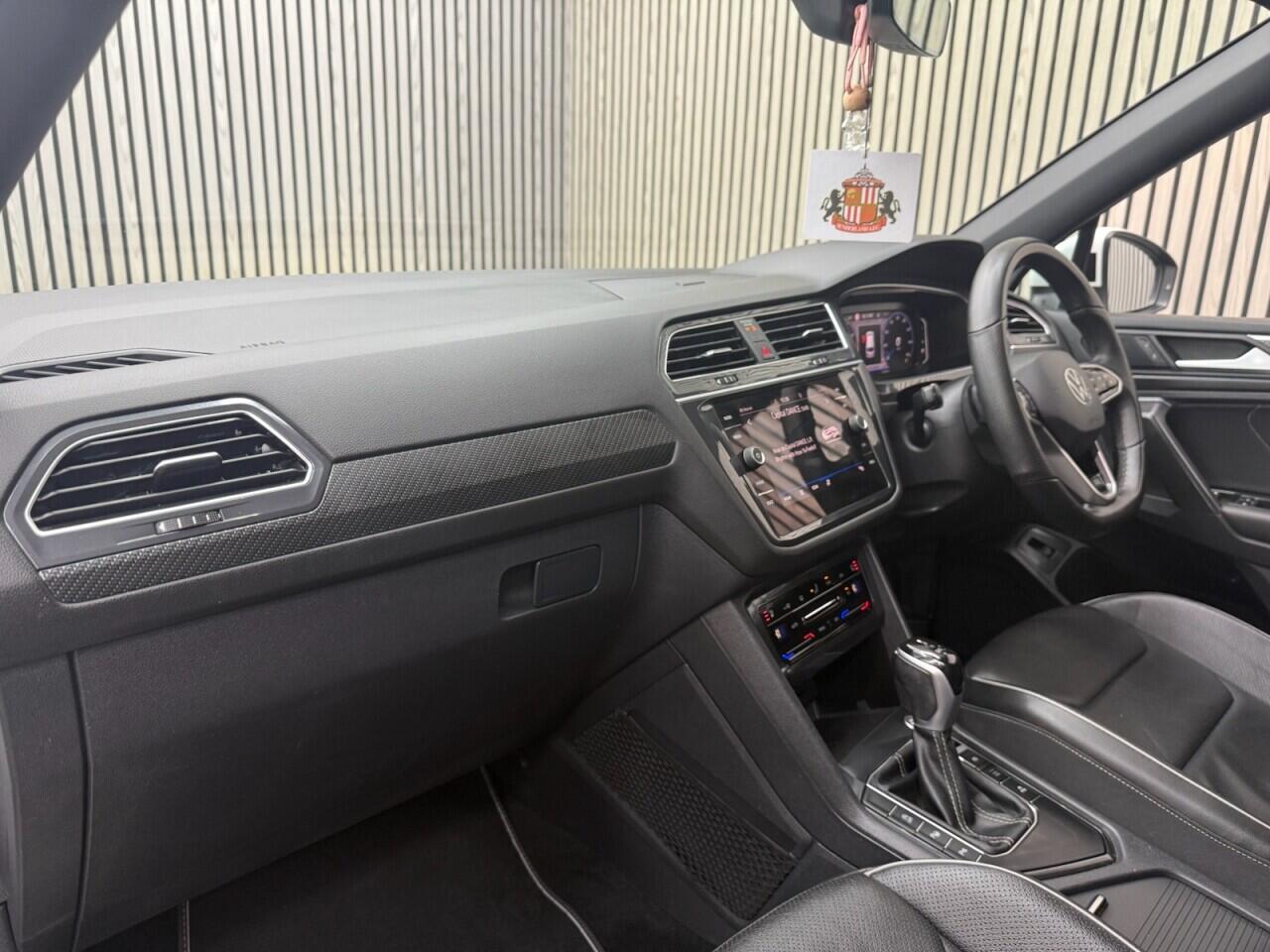 Volkswagen Tiguan Allspace view 5