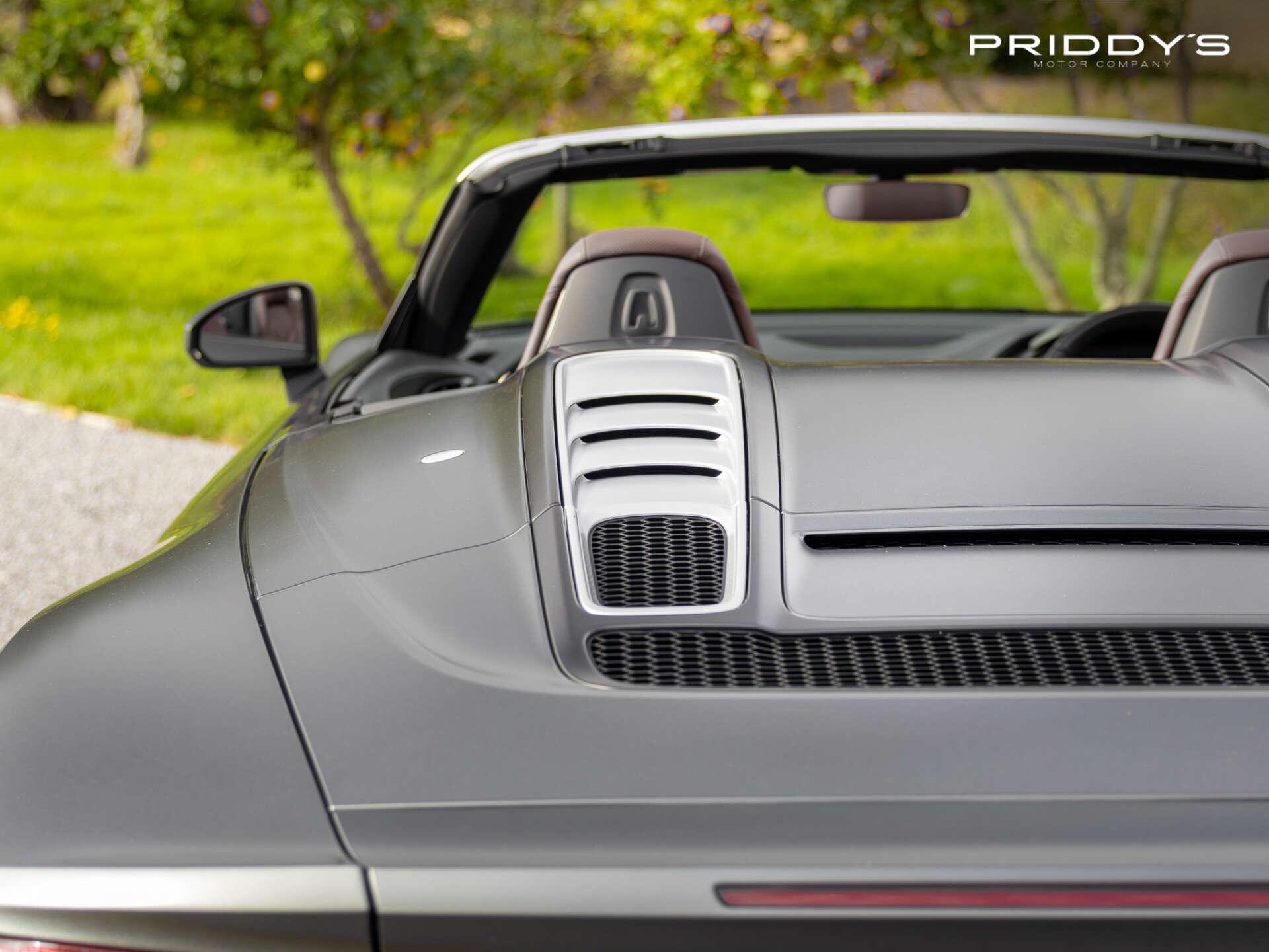 Audi R8 view 32