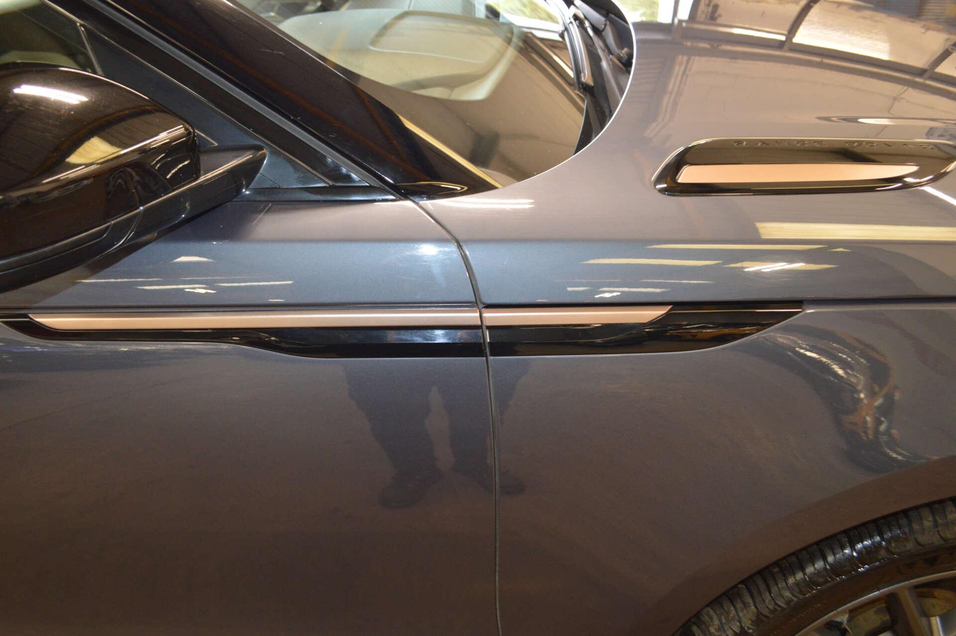 Land Rover Range Rover Velar view 43