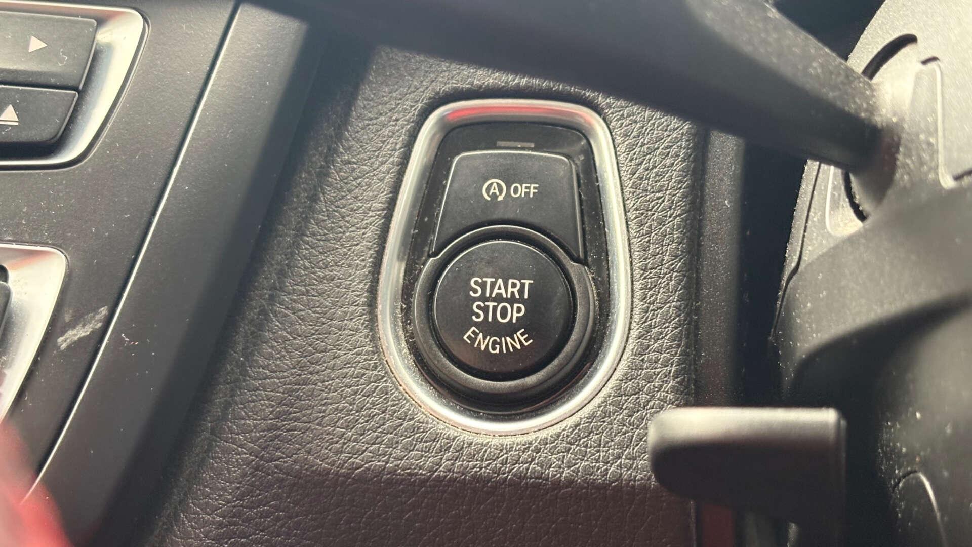 BMW 3 Series view 25