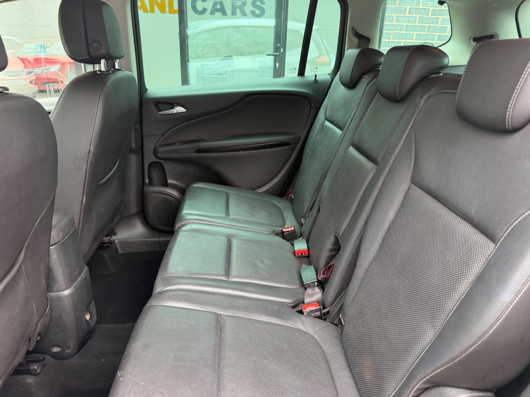 Vauxhall Zafira Tourer view 28