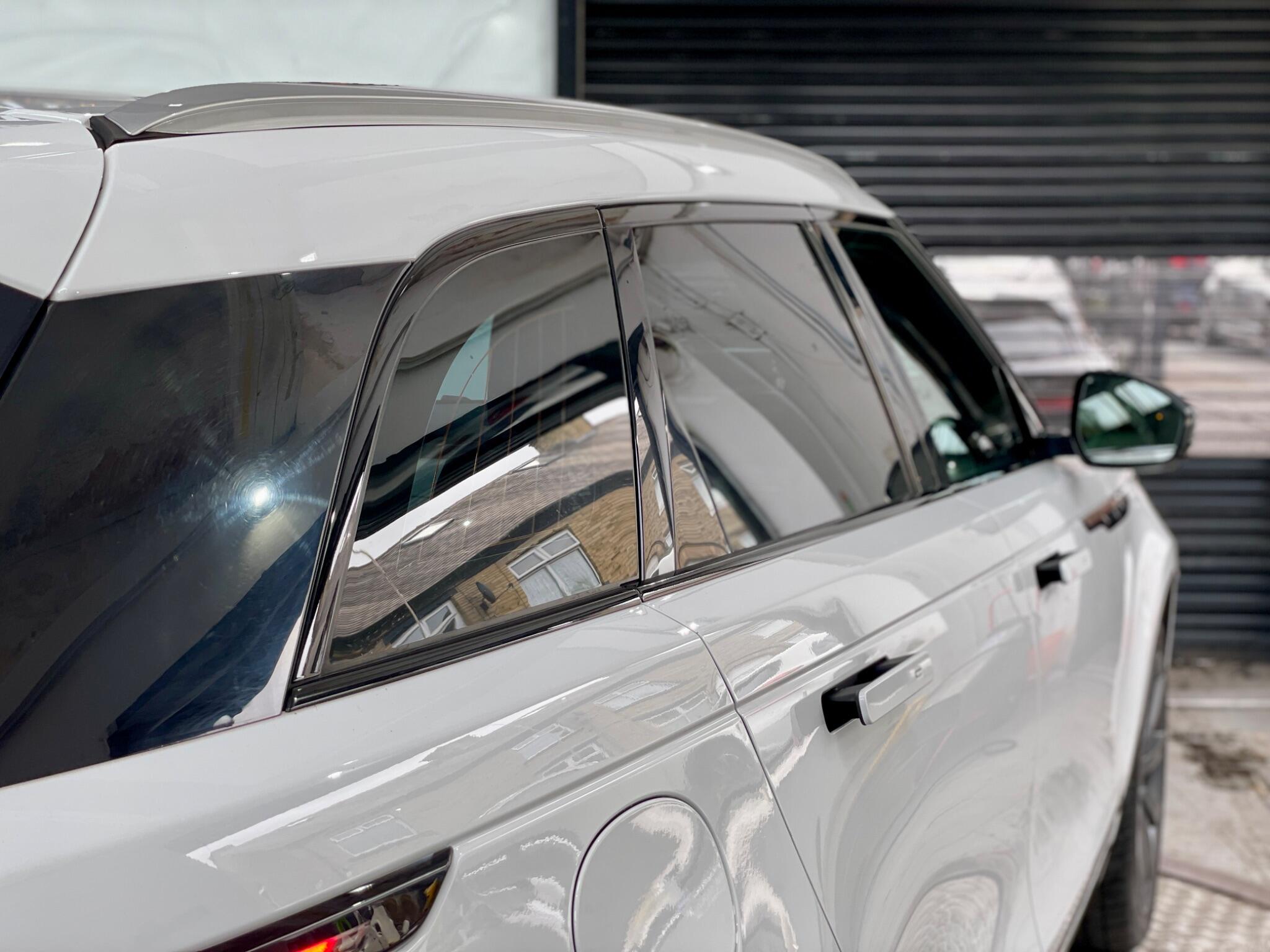 Land Rover Range Rover Velar view 21