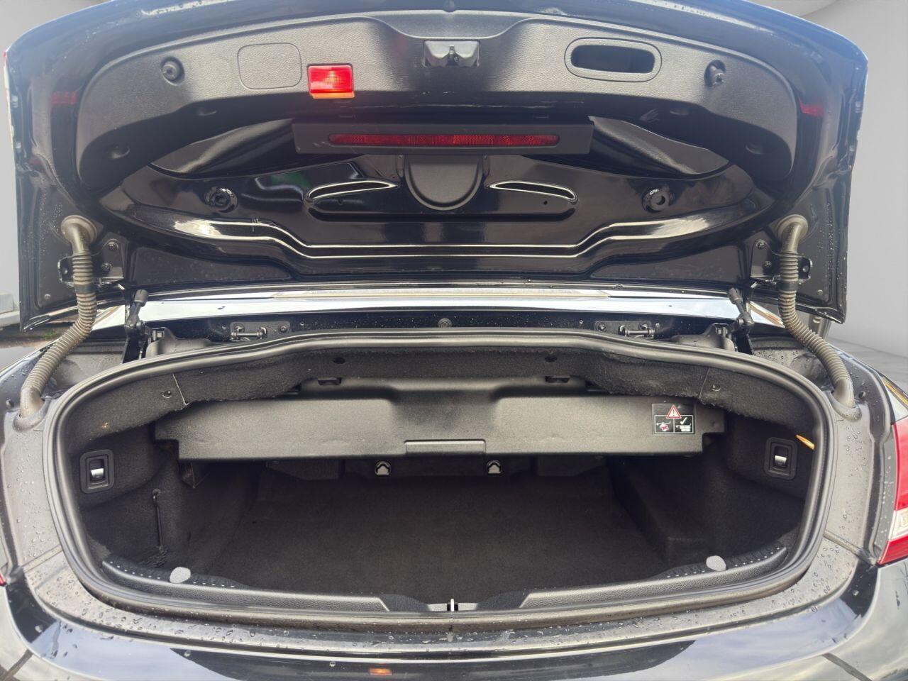 Mercedes-Benz C Class view 28