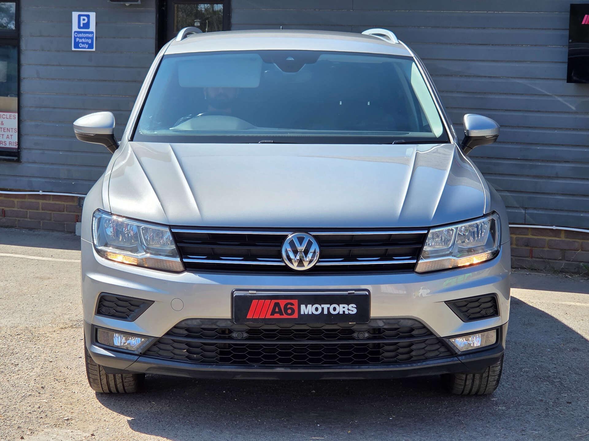 Volkswagen Tiguan view 5