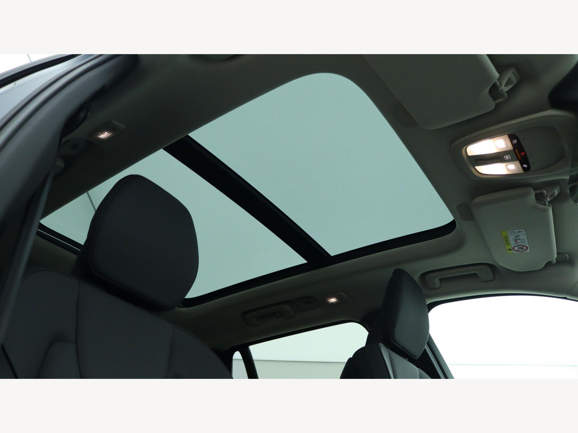 Volvo XC90 view 32