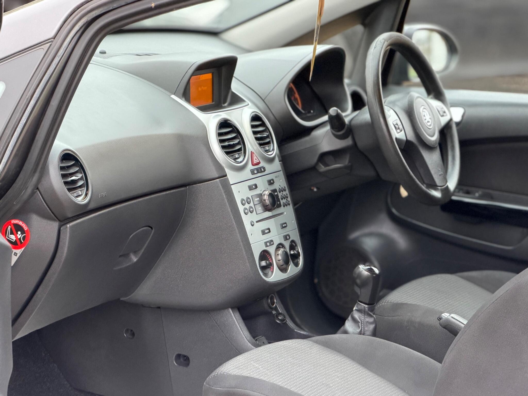 2011 Vauxhall Corsa 1.4 16V Excite Euro 5 3dr (A/C) image 13