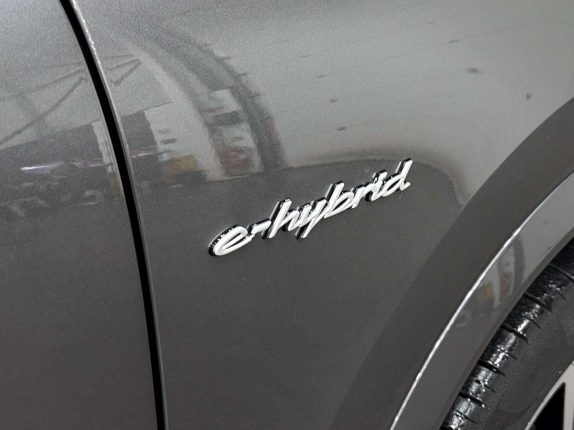 Porsche Cayenne view 30