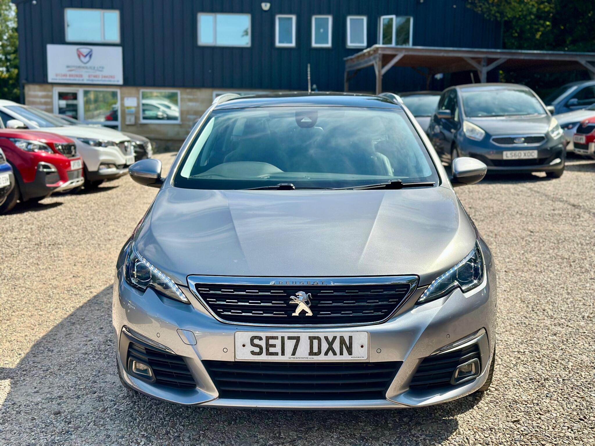 Peugeot 308 view 4