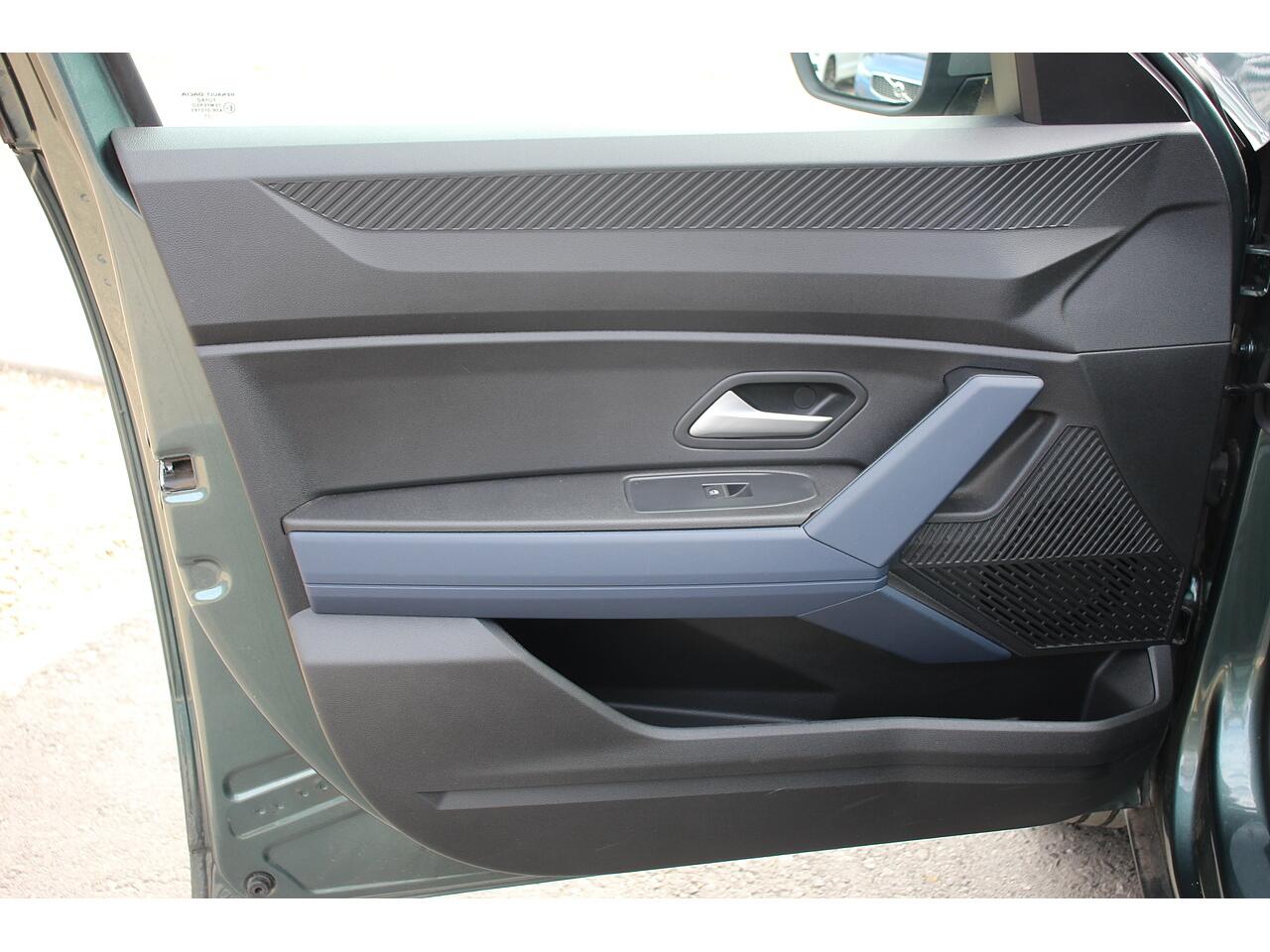 Dacia Duster view 32