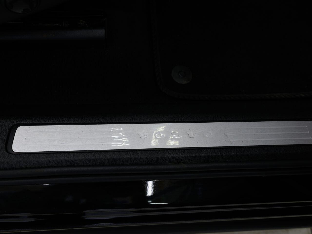 Volvo XC60 view 17