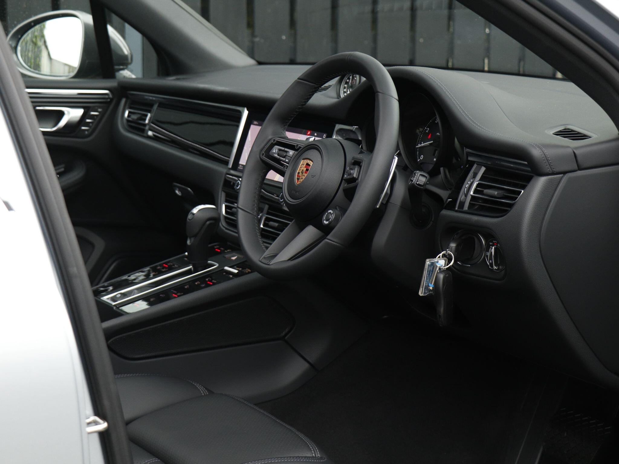 Porsche Macan view 51