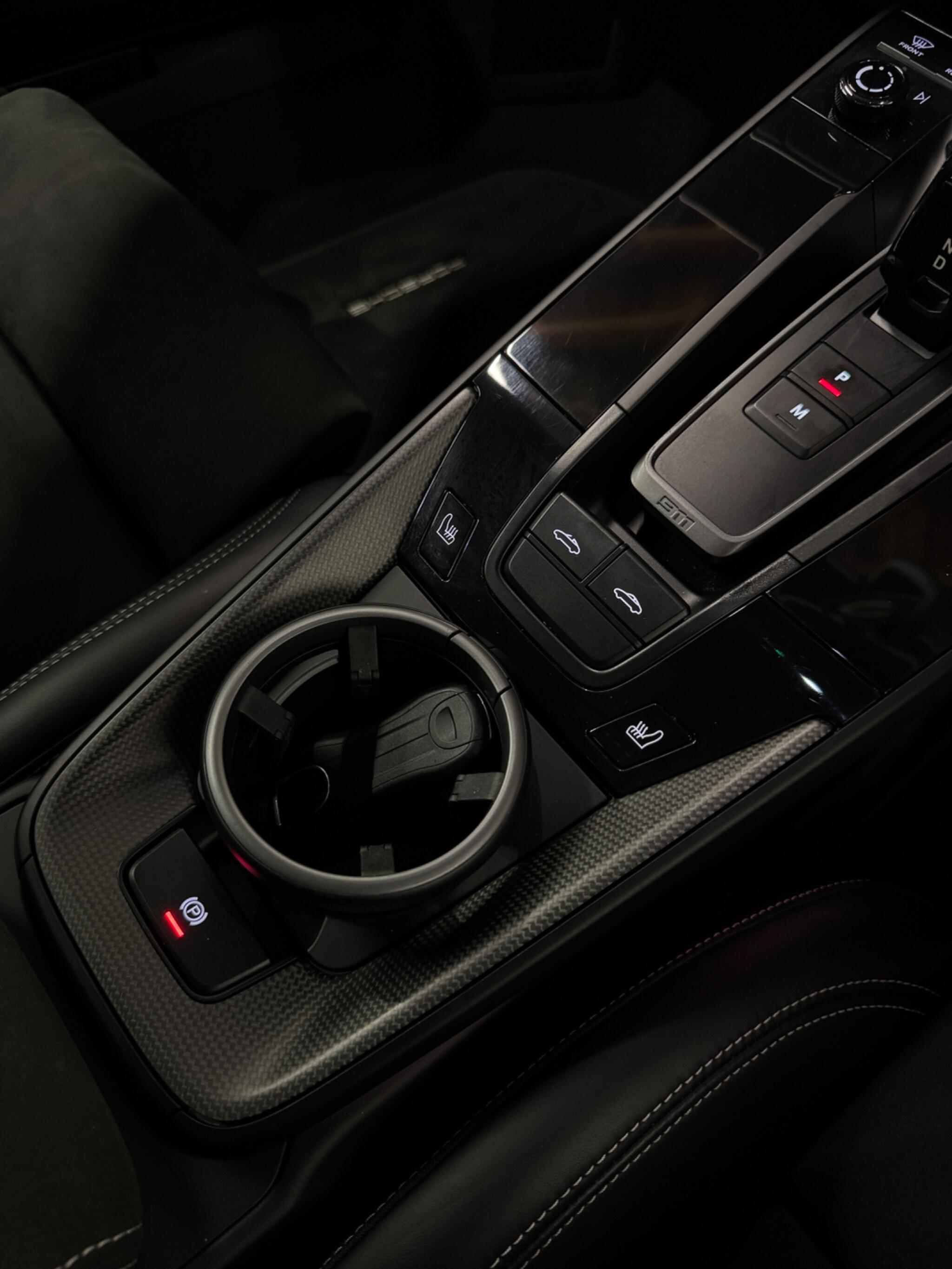 Porsche 911 view 32