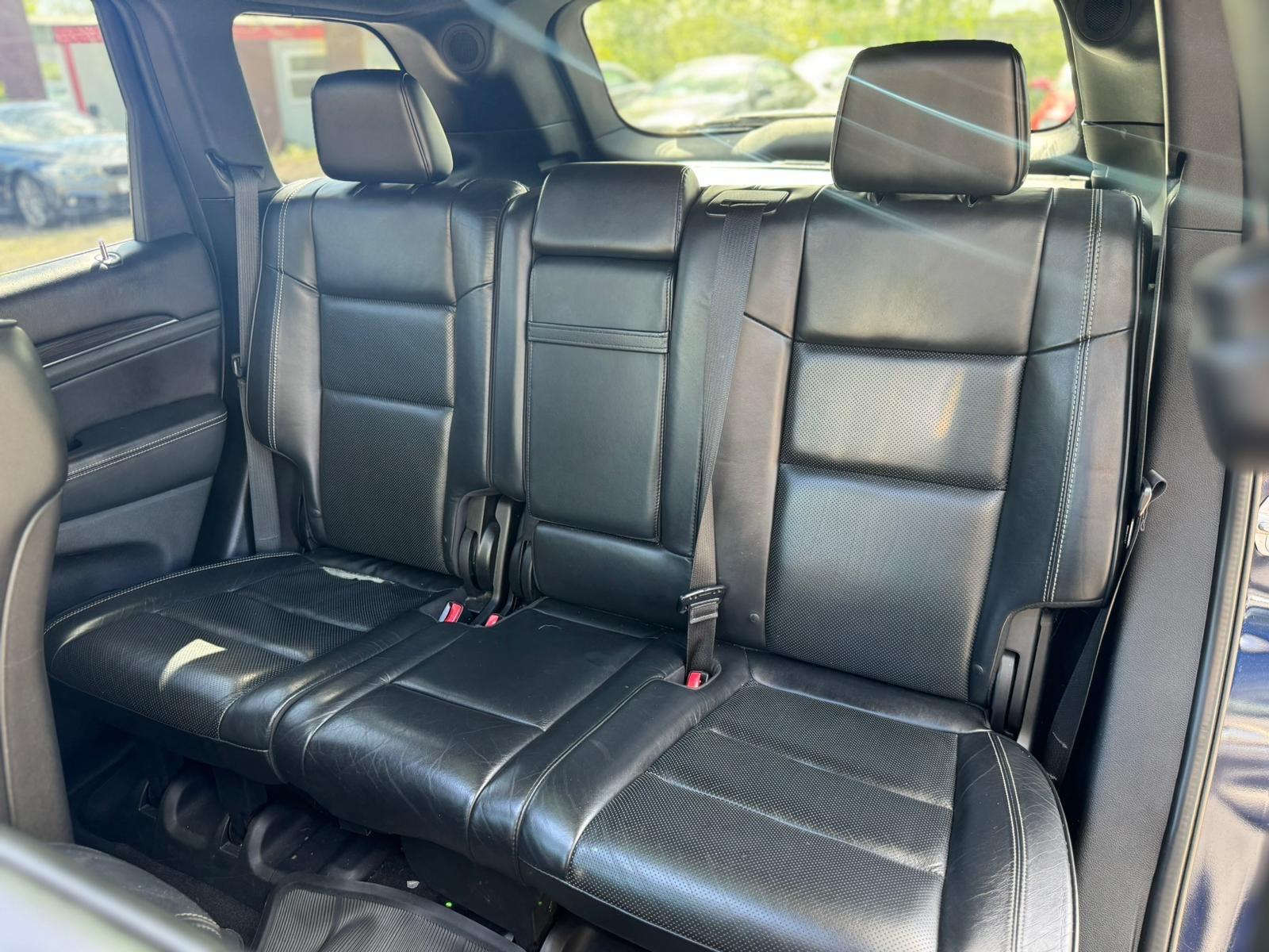 Jeep Grand Cherokee view 25