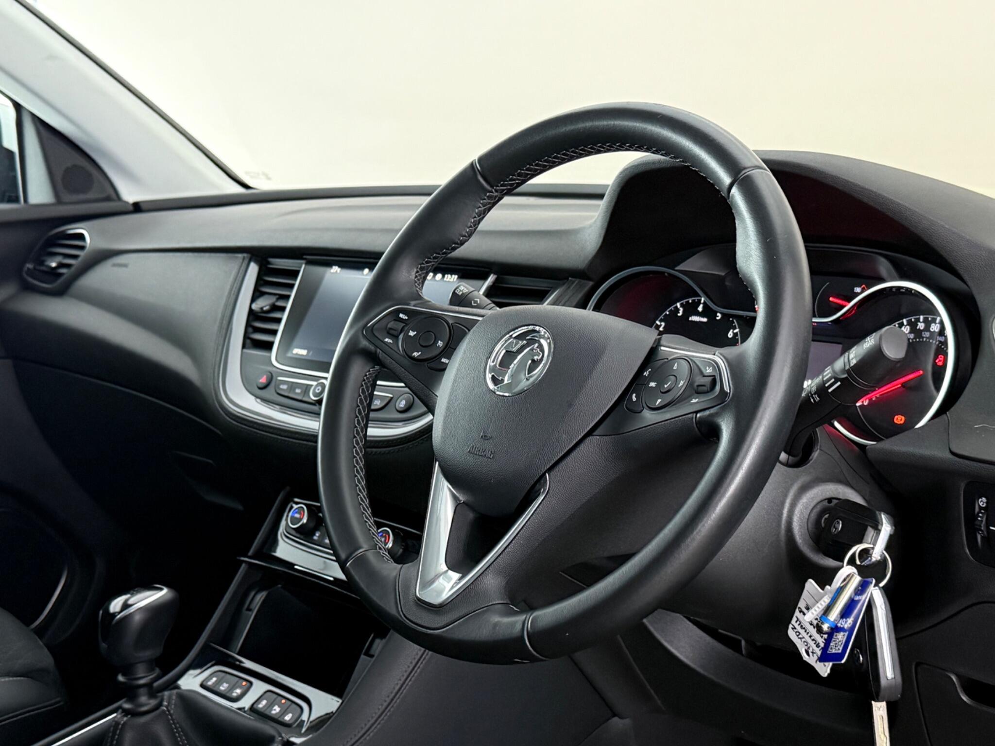 Vauxhall Grandland X view 3