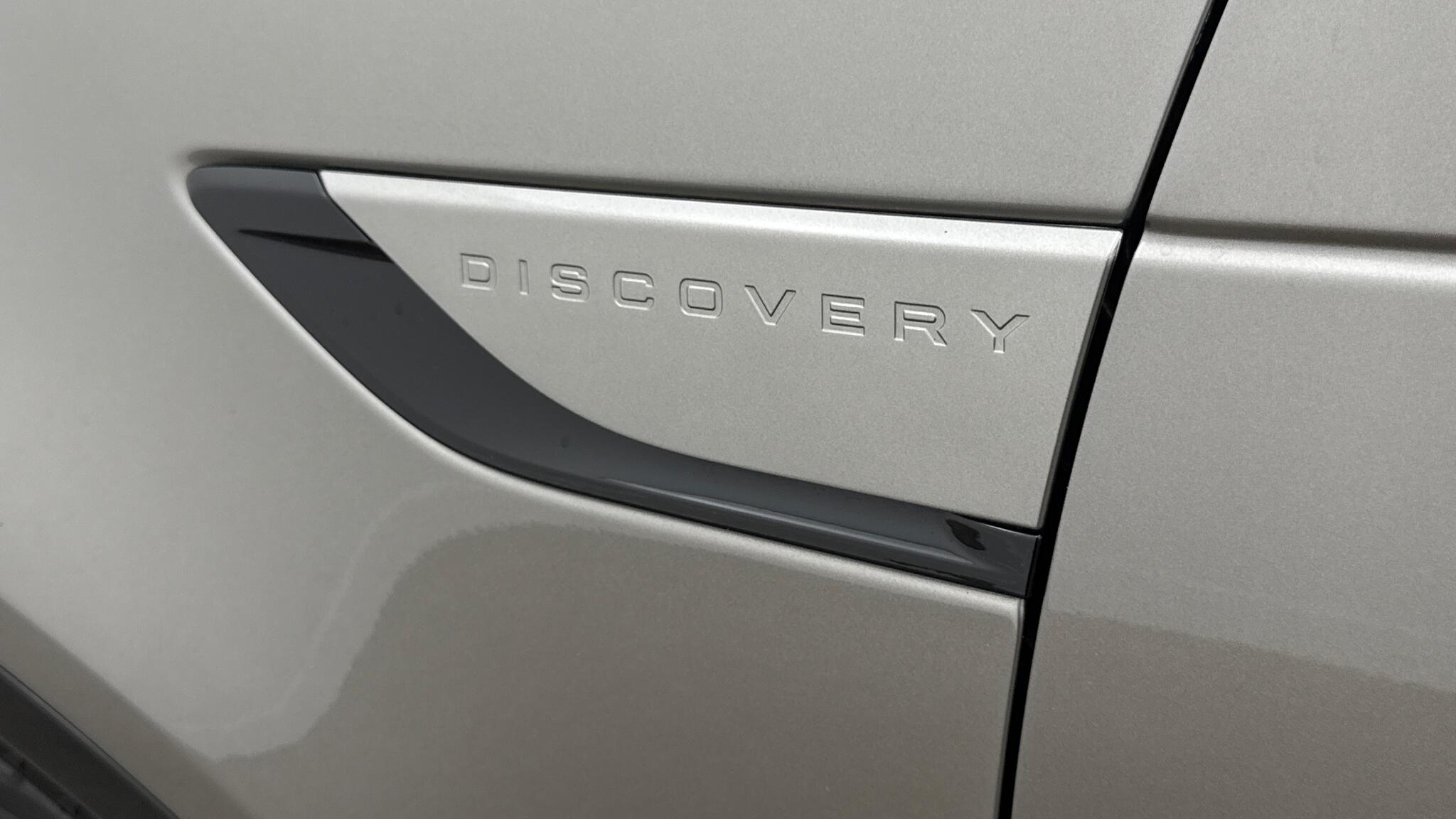 Land Rover Discovery view 20