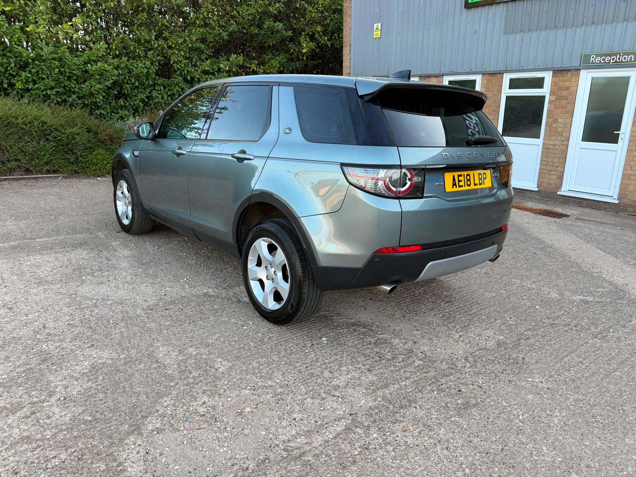 Land Rover Discovery Sport view 25