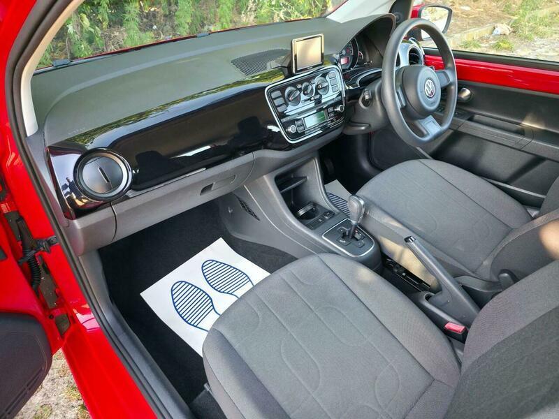 Volkswagen Up! view 27