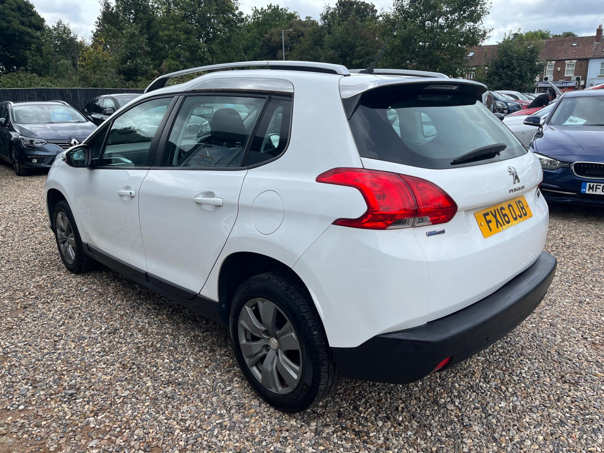 Peugeot 2008 view 7