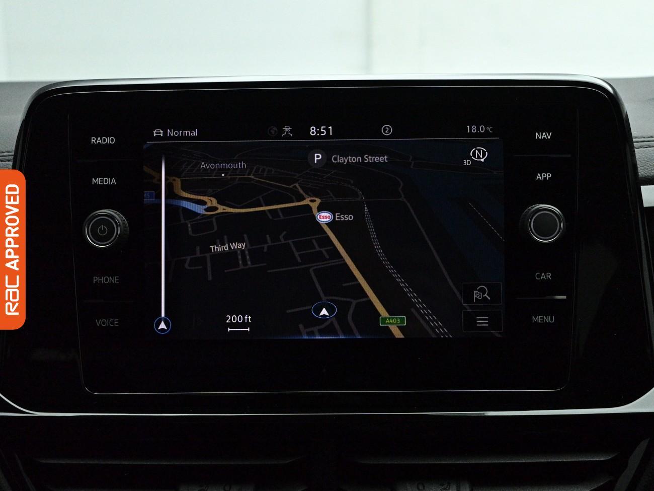 Volkswagen T-Roc view 3