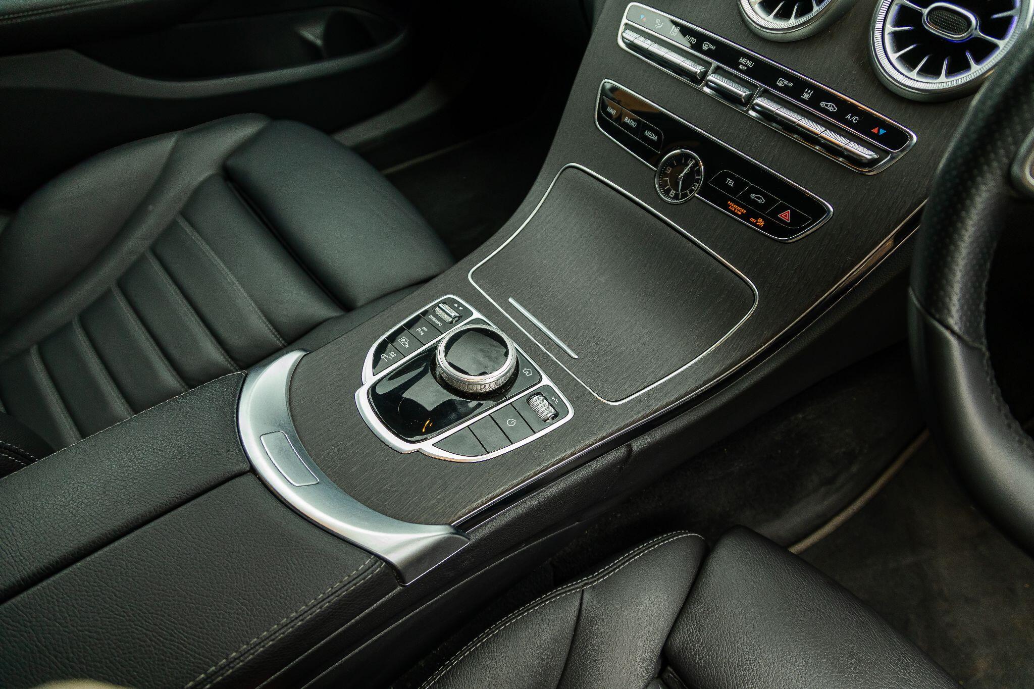 Mercedes-Benz C-Class view 17