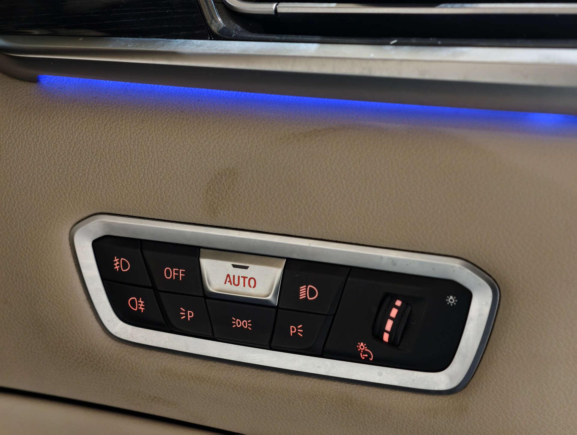 BMW X7 view 30