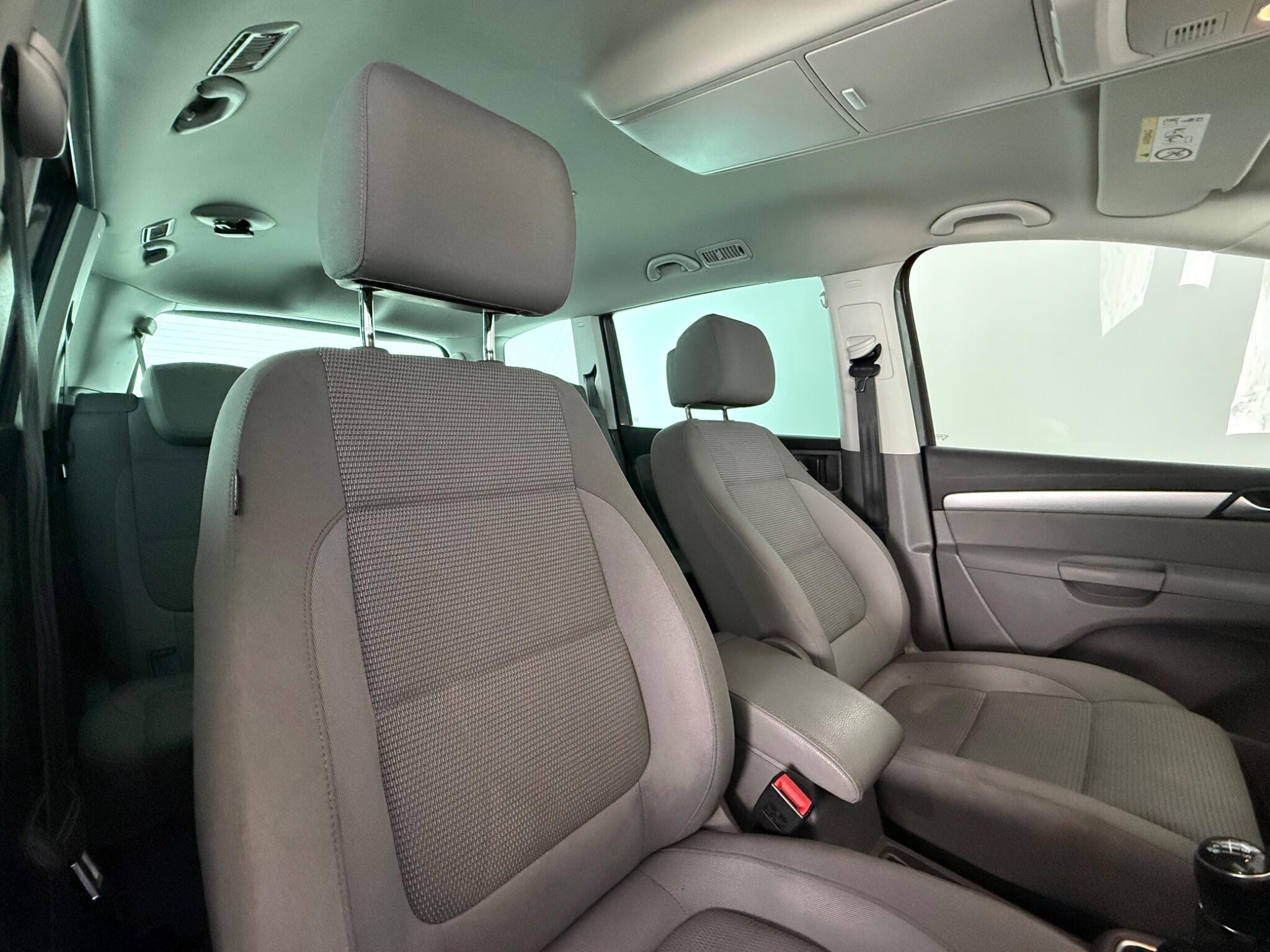 Volkswagen Sharan view 27