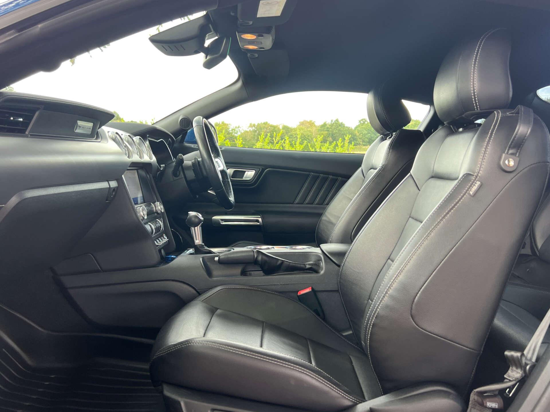 Ford Mustang view 33