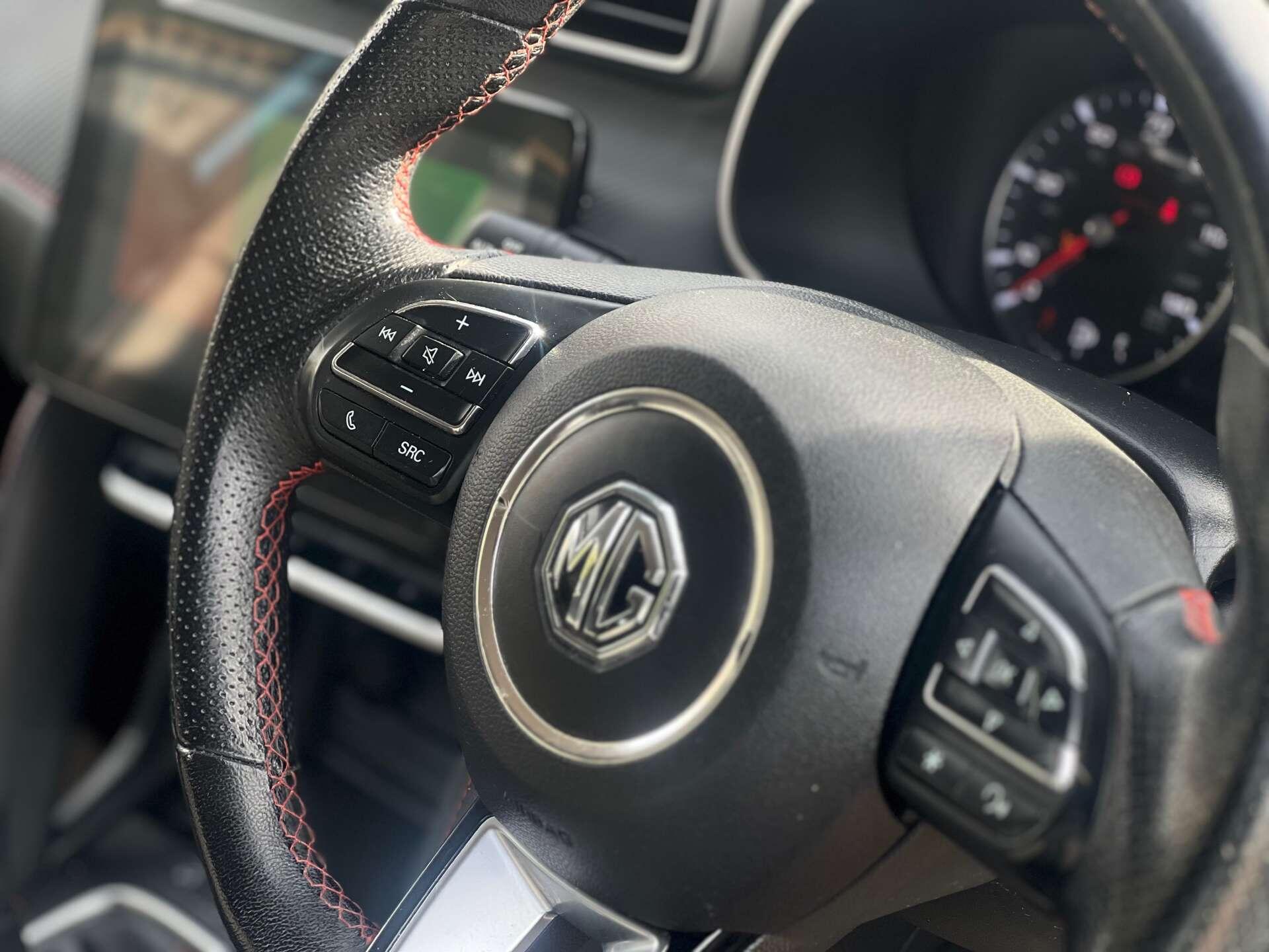 MG ZS view 21