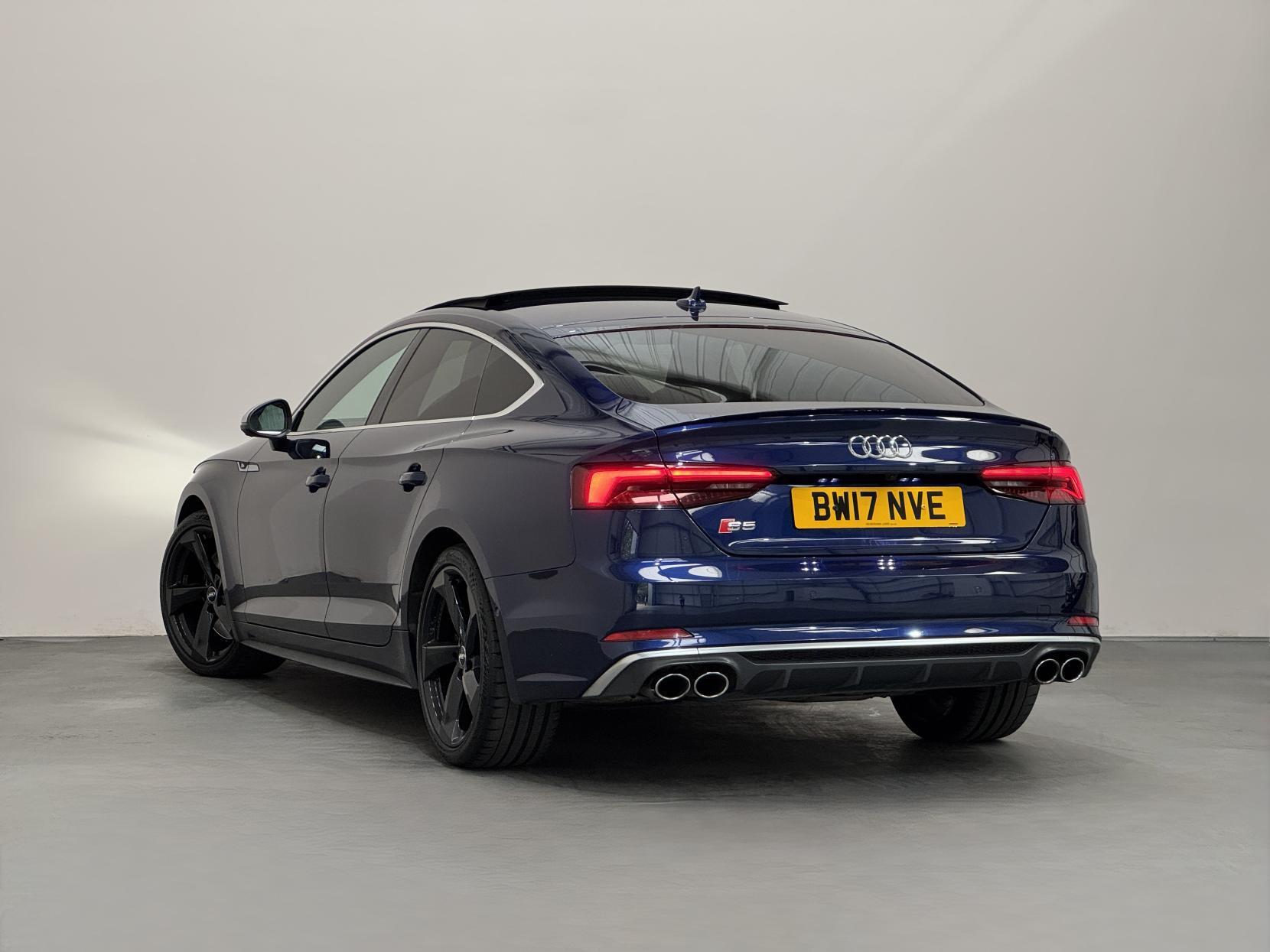 Audi S5 view 10