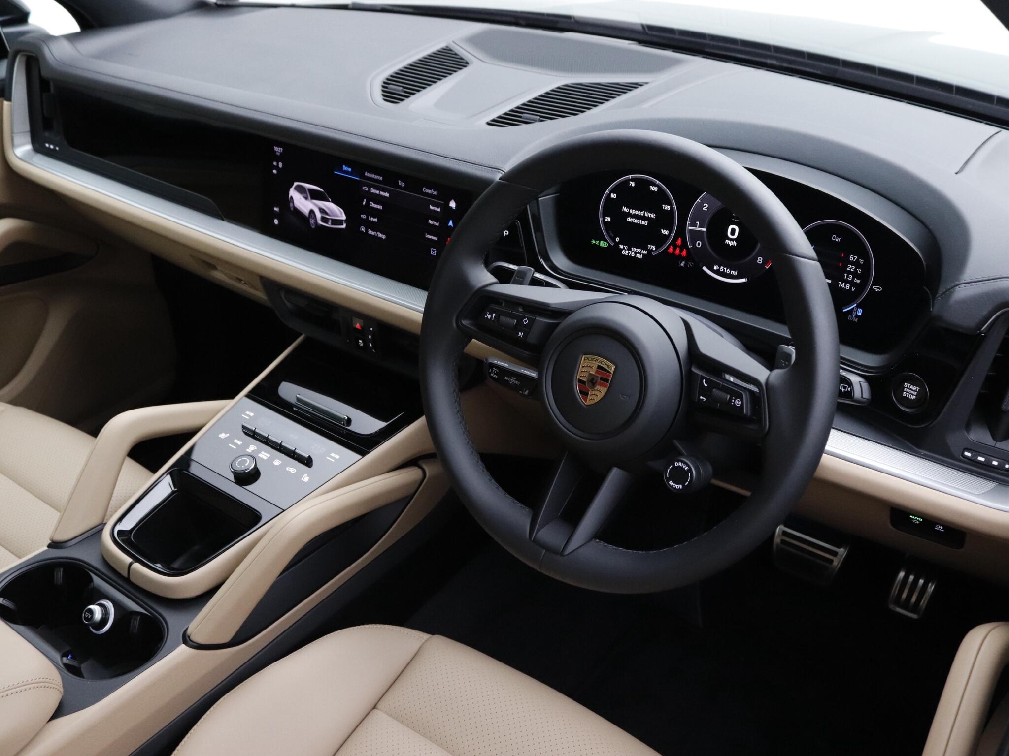 Porsche Cayenne view 35