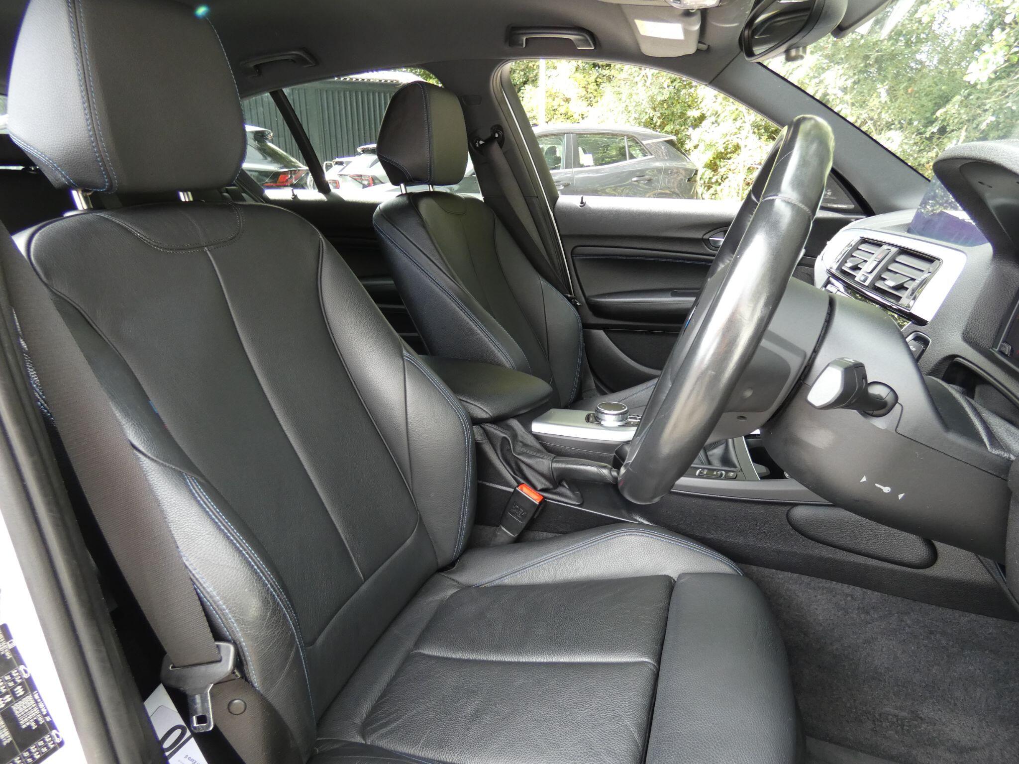 BMW 1 Series view 22